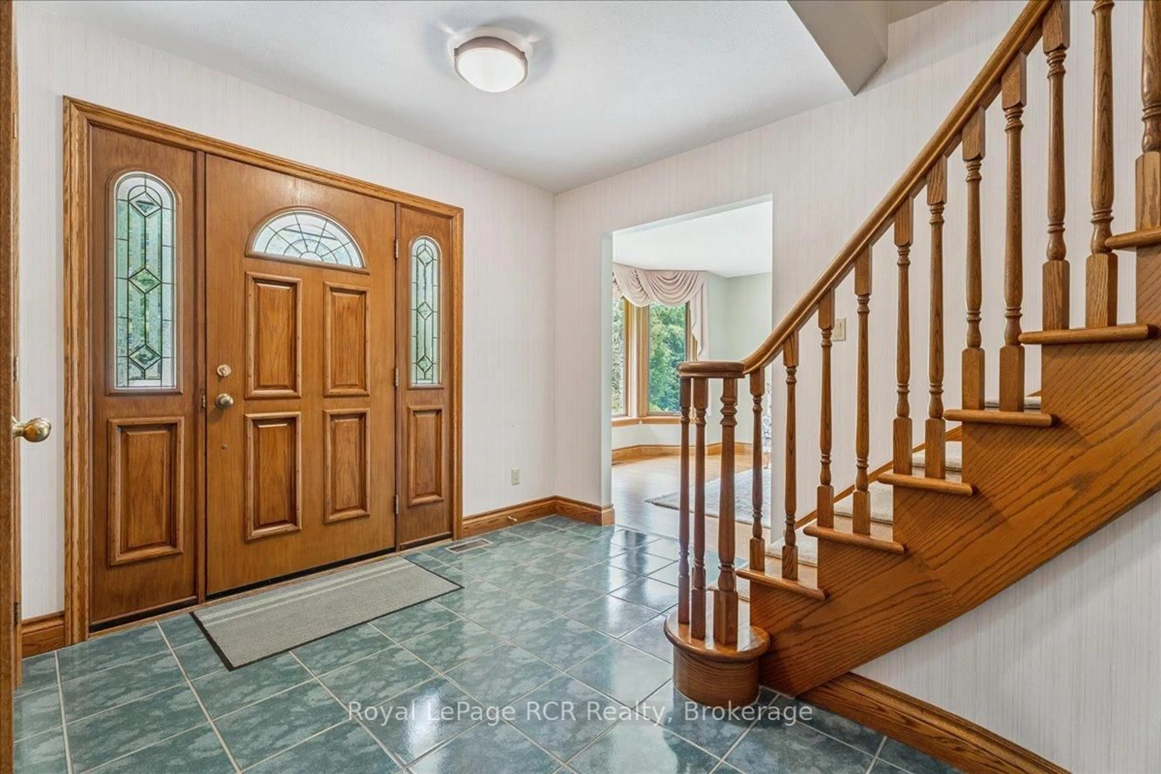 Indoor foyer for 324011 Side Road 27, Meaford Ontario N0H 1B0
