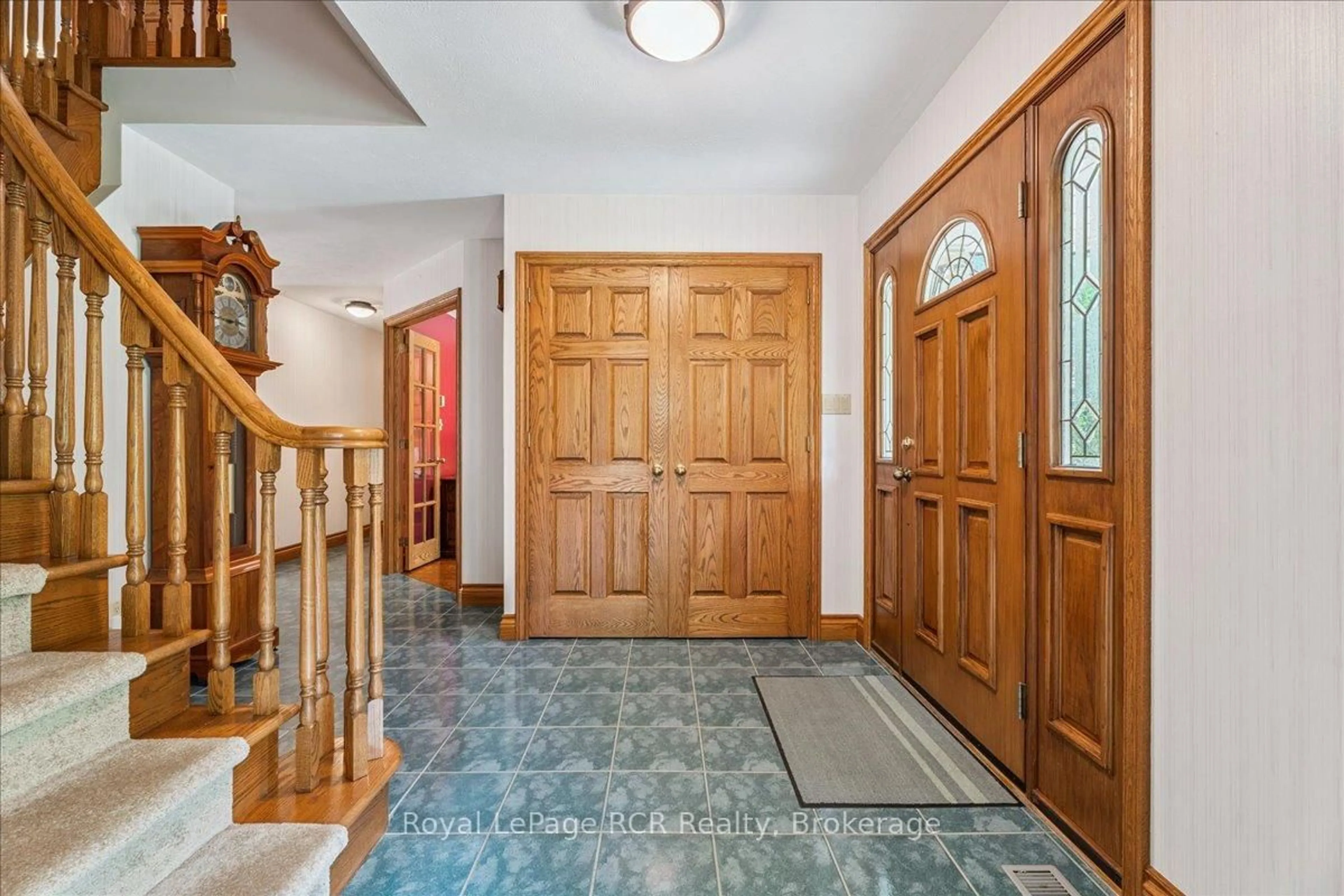 Indoor foyer for 324011 Side Road 27, Meaford Ontario N0H 1B0