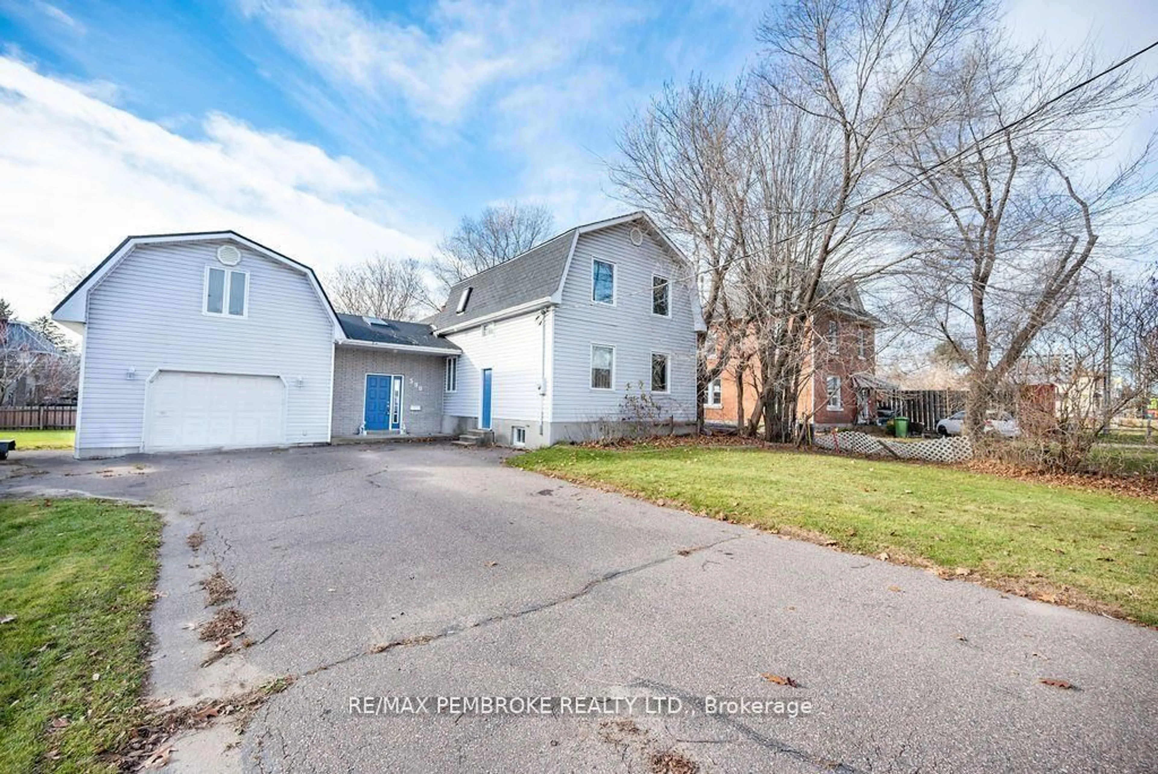 A pic from outside/outdoor area/front of a property/back of a property/a pic from drone, street for 590 Boundary Rd, Pembroke Ontario K8A 6M6