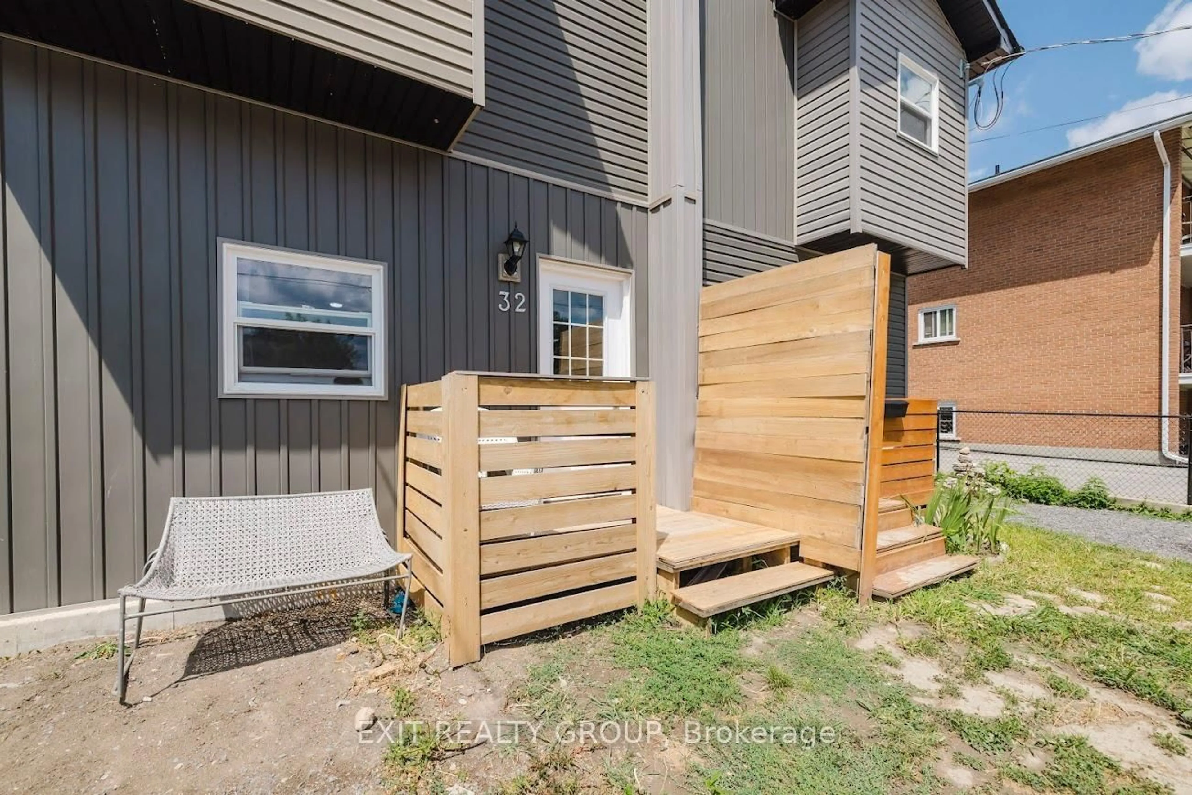 Patio, street for 32 Strachan St, Belleville Ontario K8P 1W8