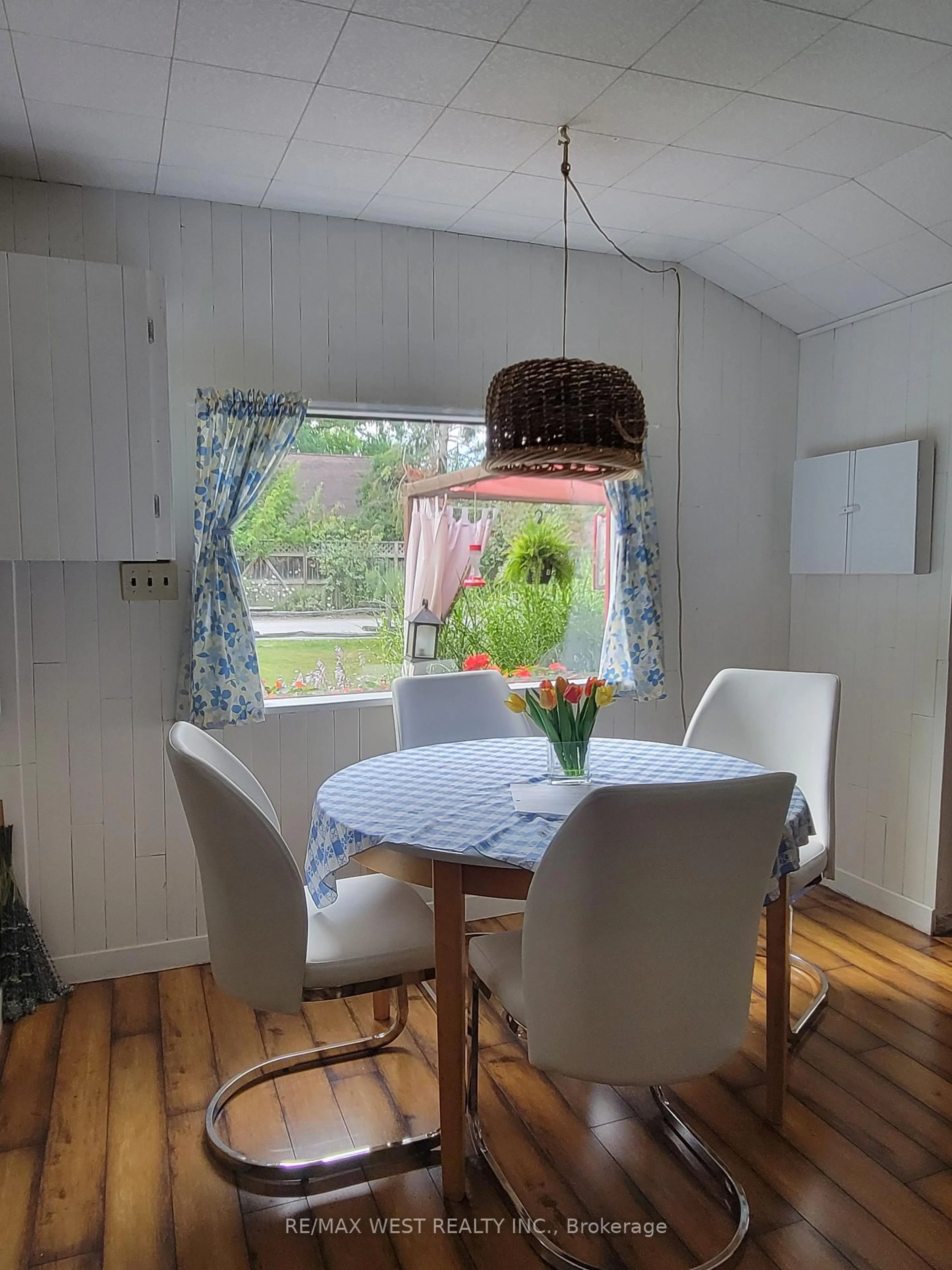 Dining room, wood/laminate floor for 11 Fire Route 33, Havelock-Belmont-Methuen Ontario K0L 1Z0