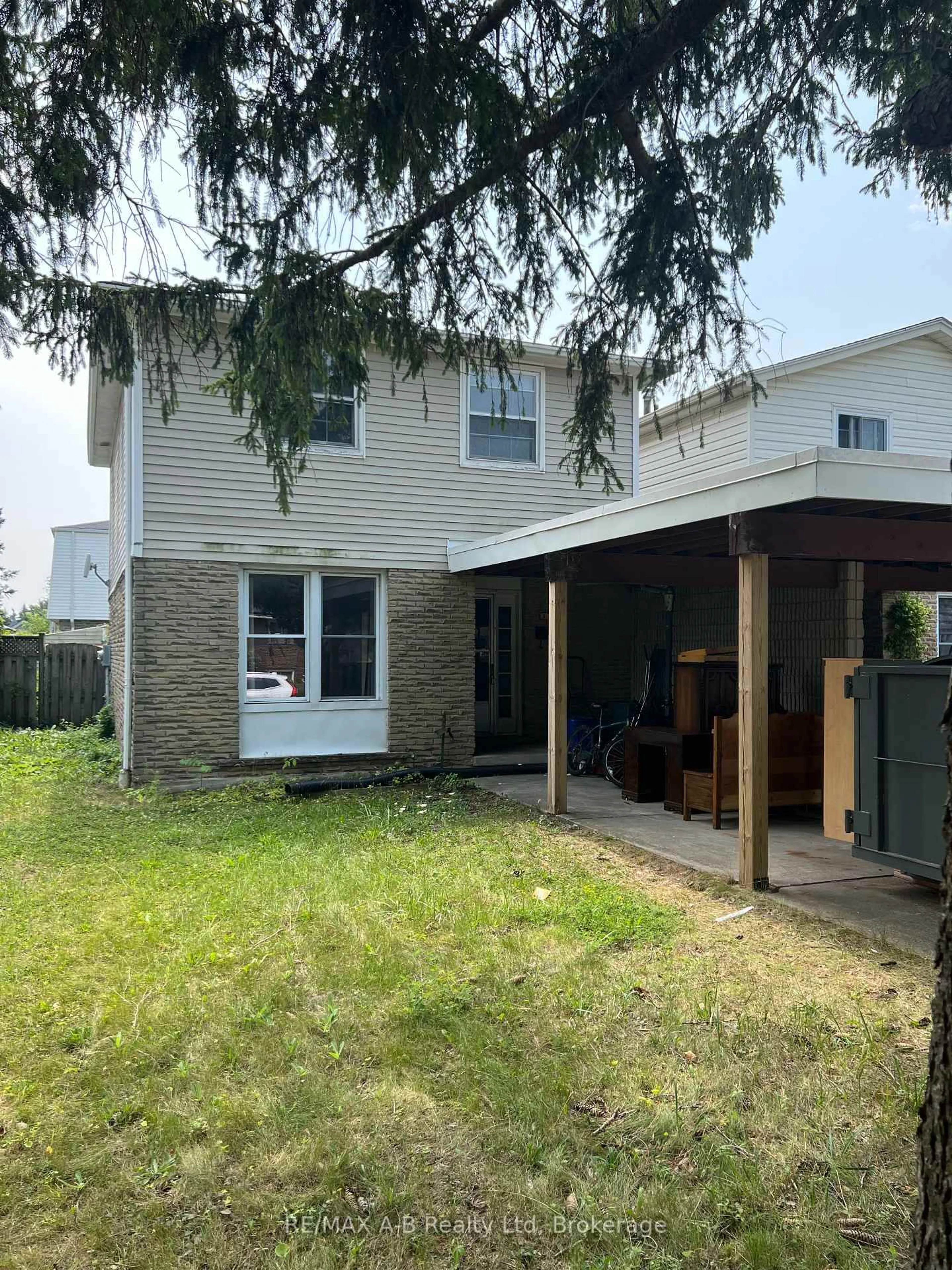 Unknown for 237 Willow St, Stratford Ontario N5A 3B6