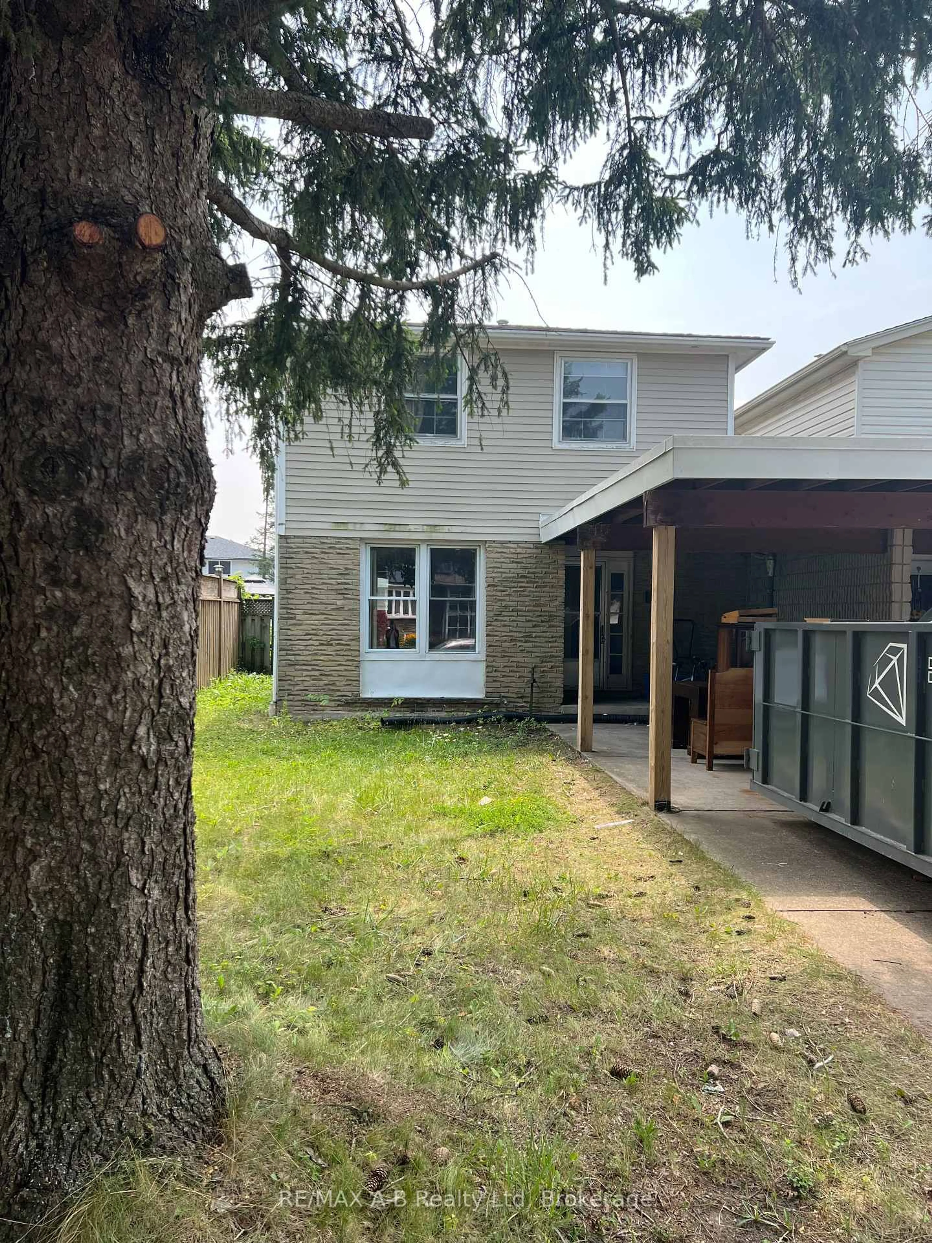 Unknown for 237 Willow St, Stratford Ontario N5A 3B6