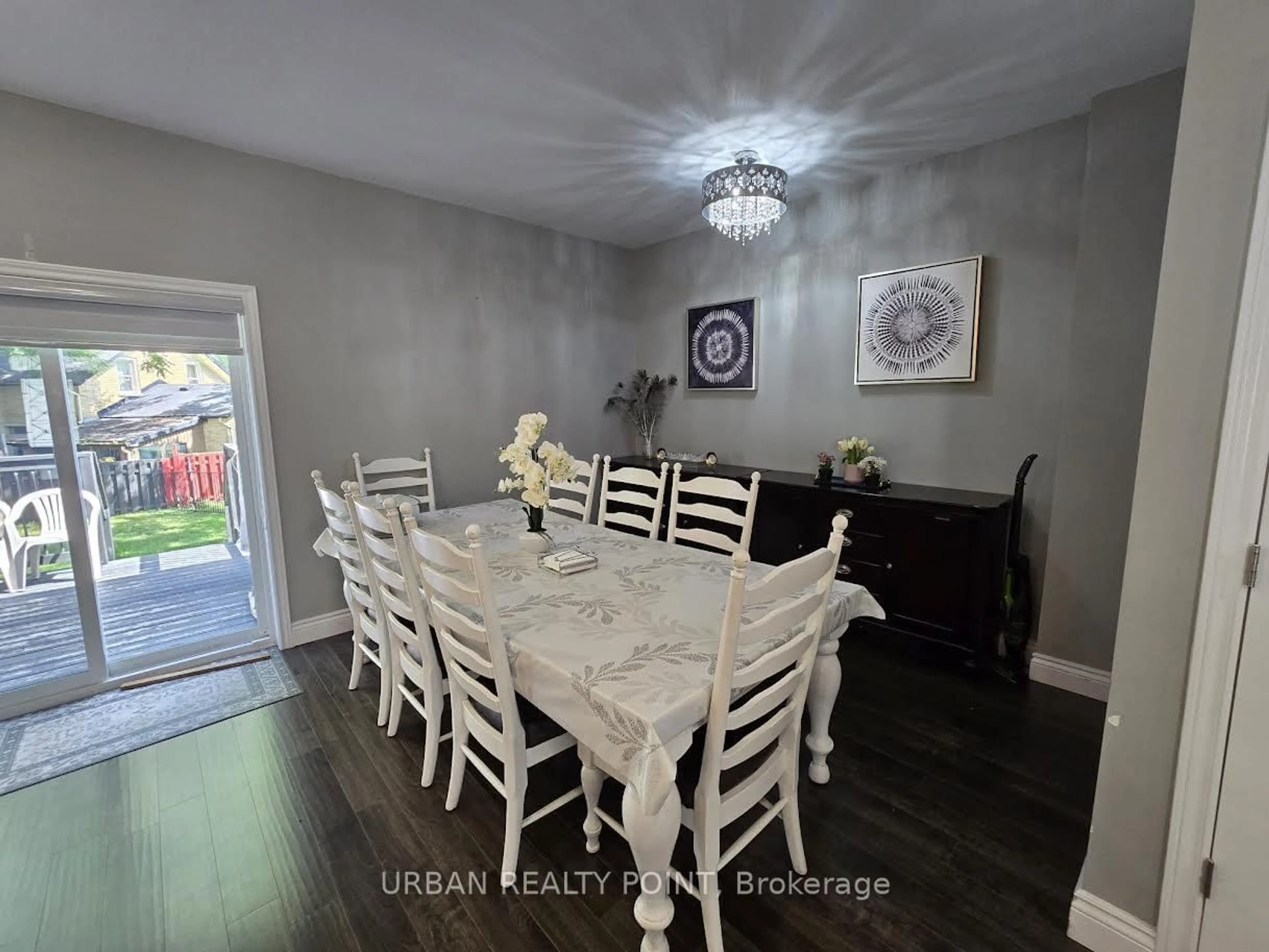 Dining room, unknown for 165 St Andrews St, Cambridge Ontario N1S 1N2