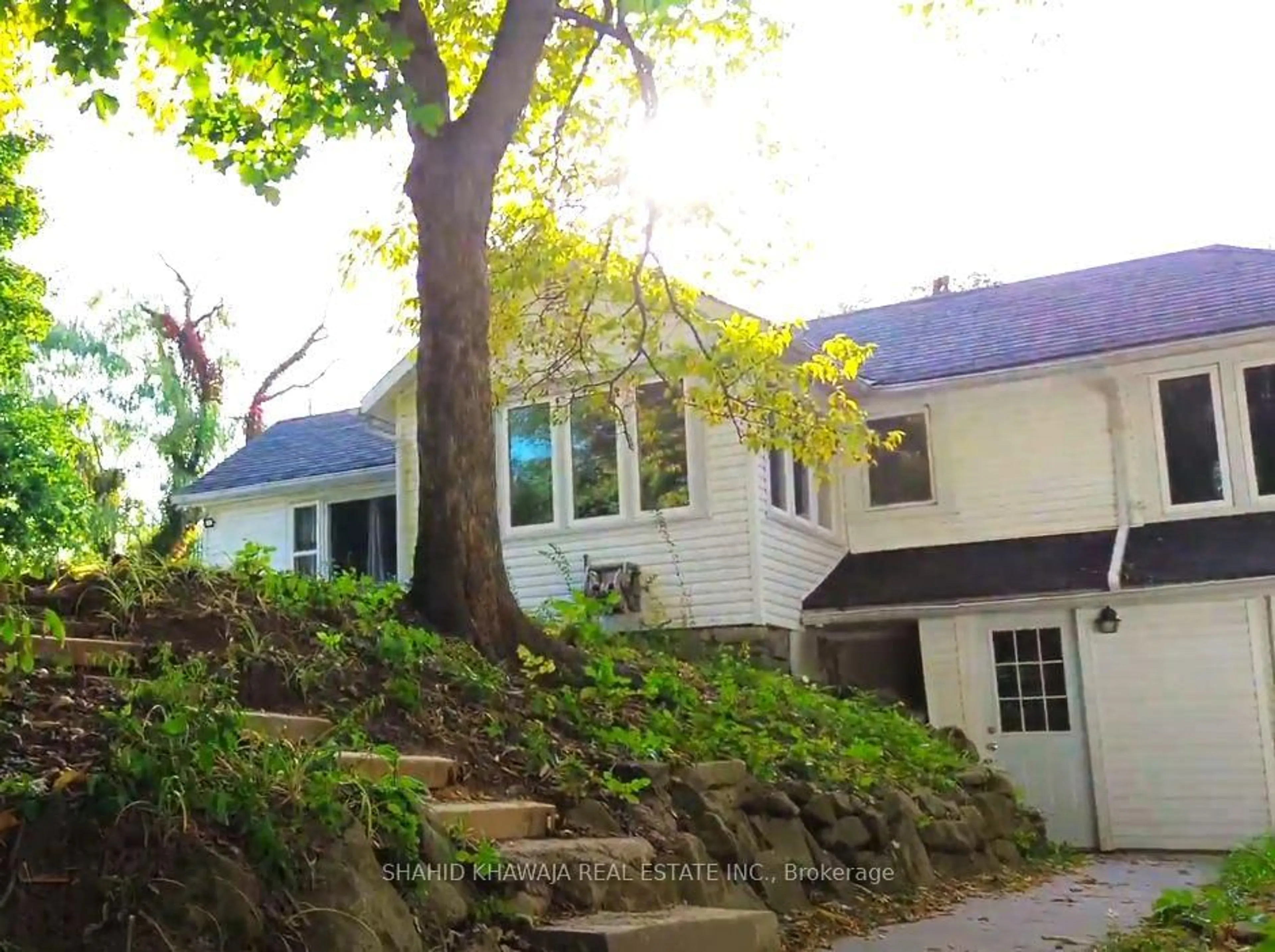 Unknown for 716 Artaban Rd, Hamilton Ontario L9H 5E3