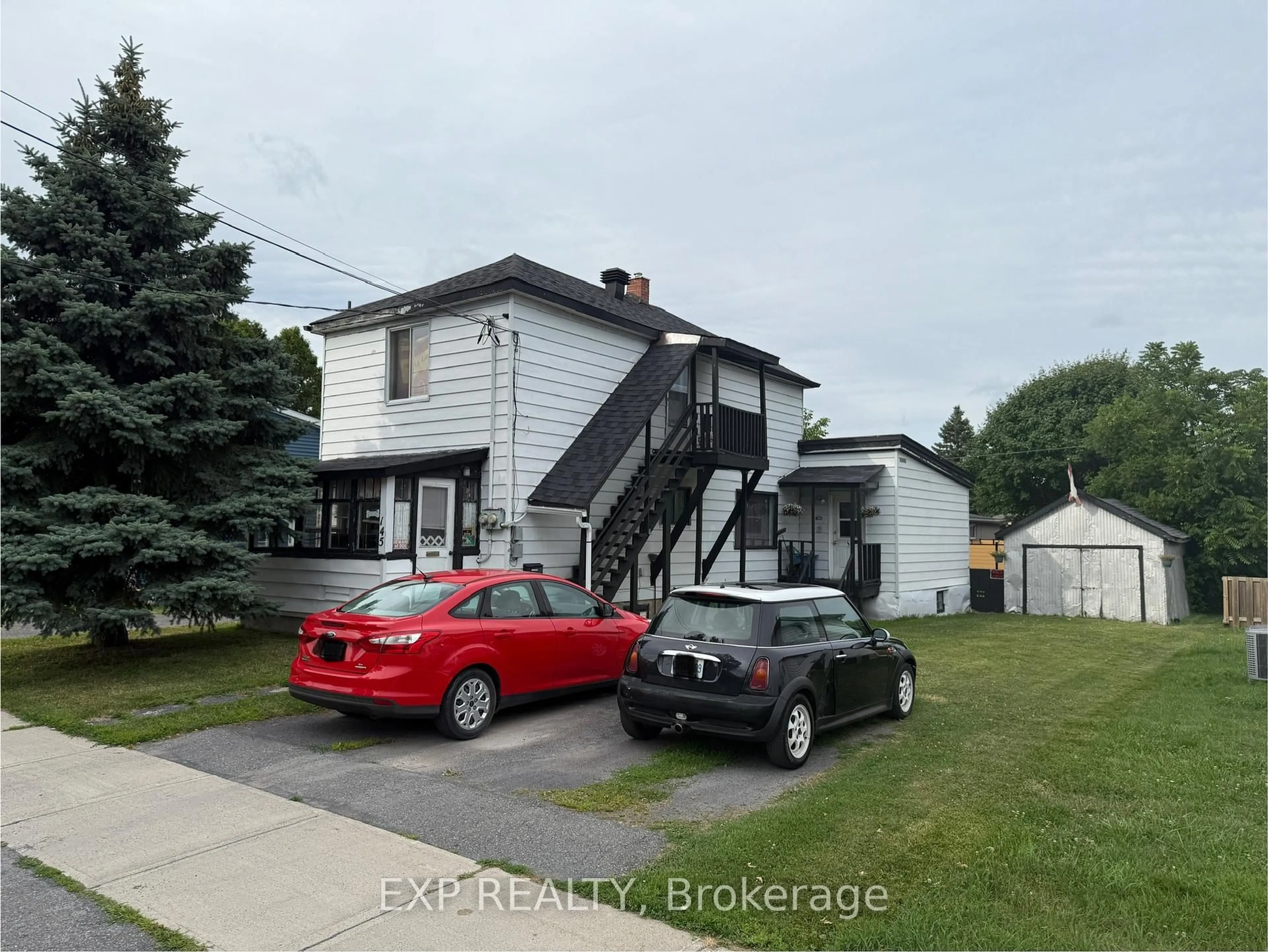 A pic from outside/outdoor area/front of a property/back of a property/a pic from drone, street for 145 Lefebvre Ave, Cornwall Ontario K6H 5G8
