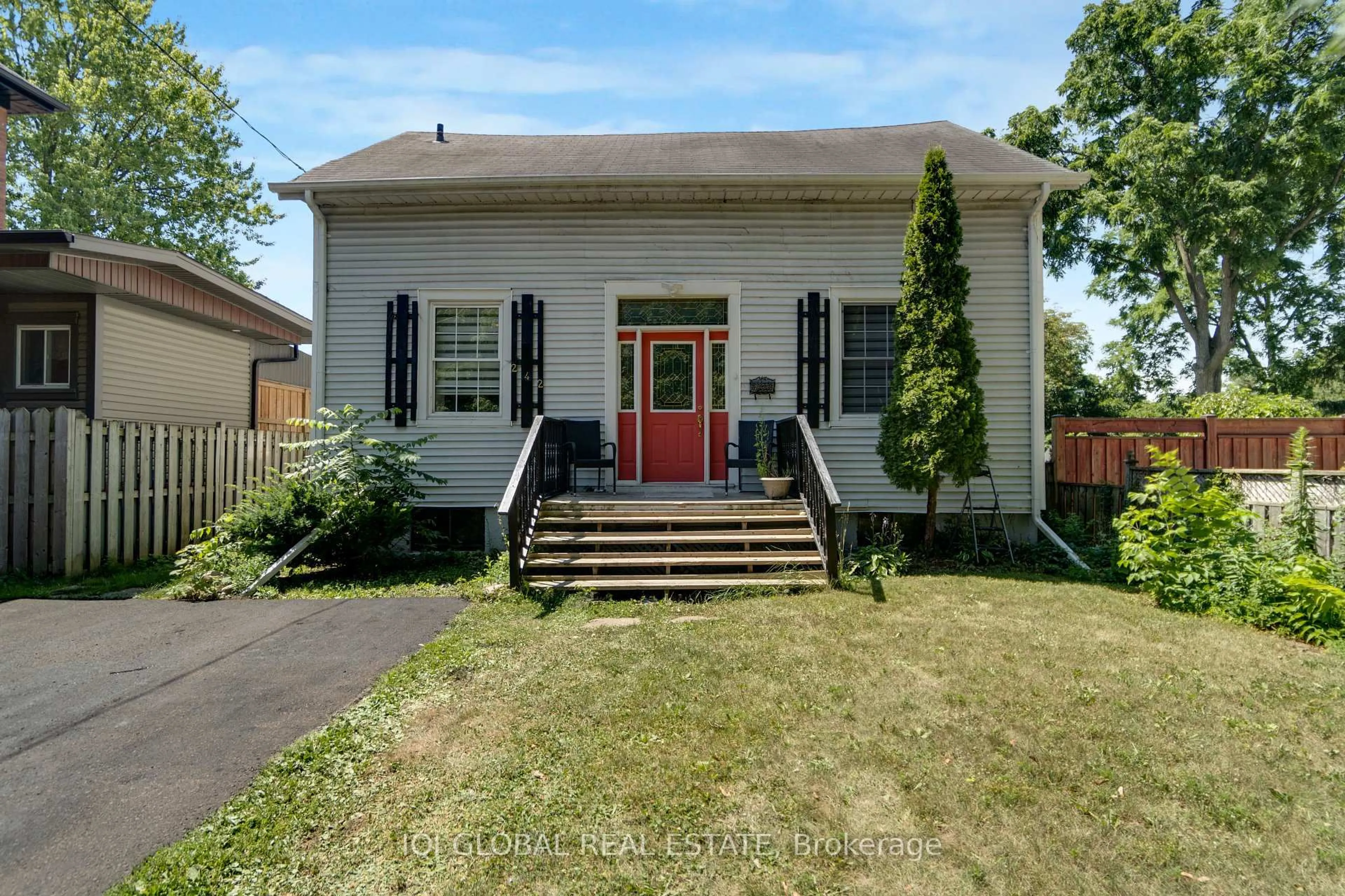 Unknown for 242 Queenston Rd, Cambridge Ontario N3H 3J2
