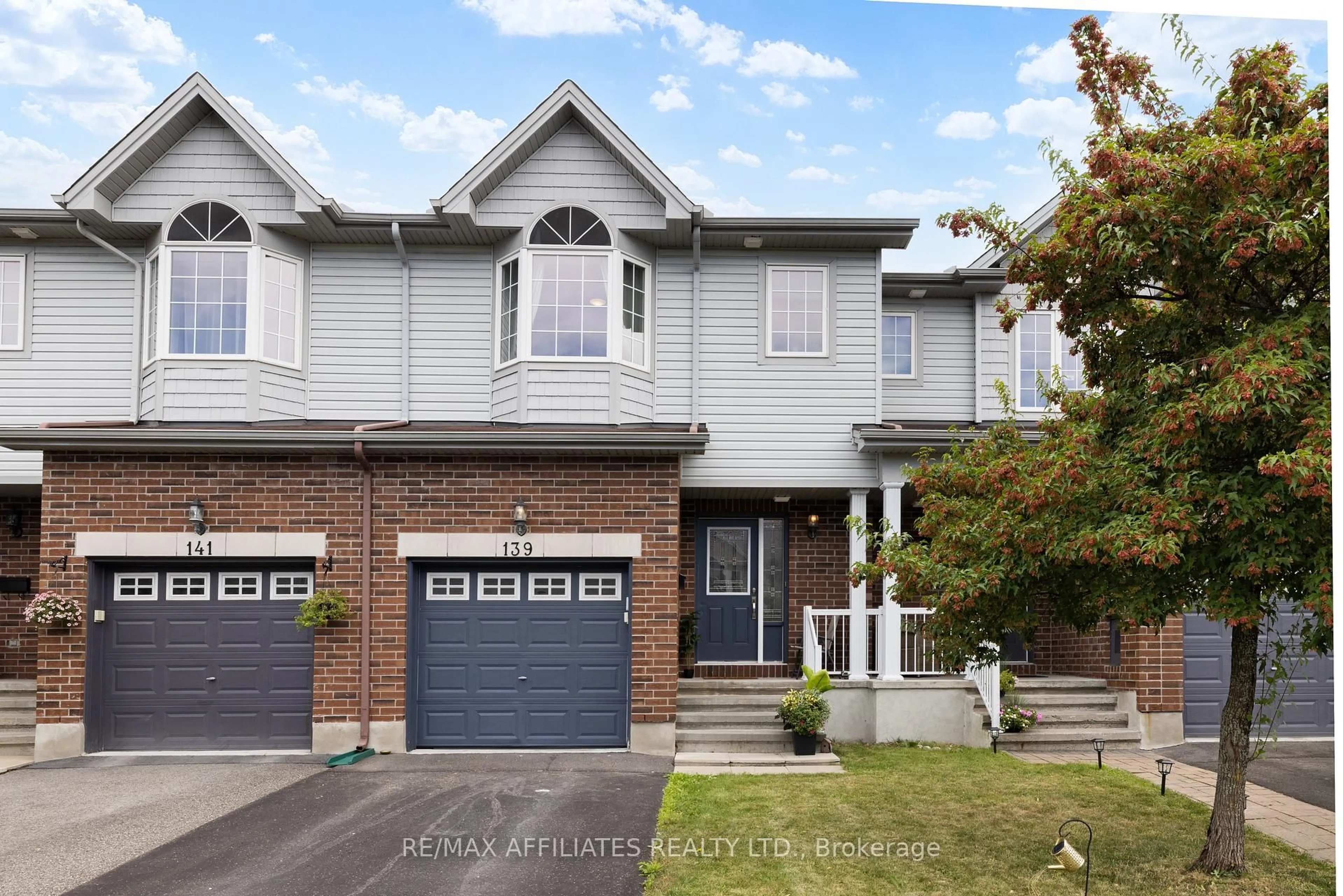 Home with vinyl exterior material, street for 139 Challenge Cres, Ottawa Ontario K4A 0T9
