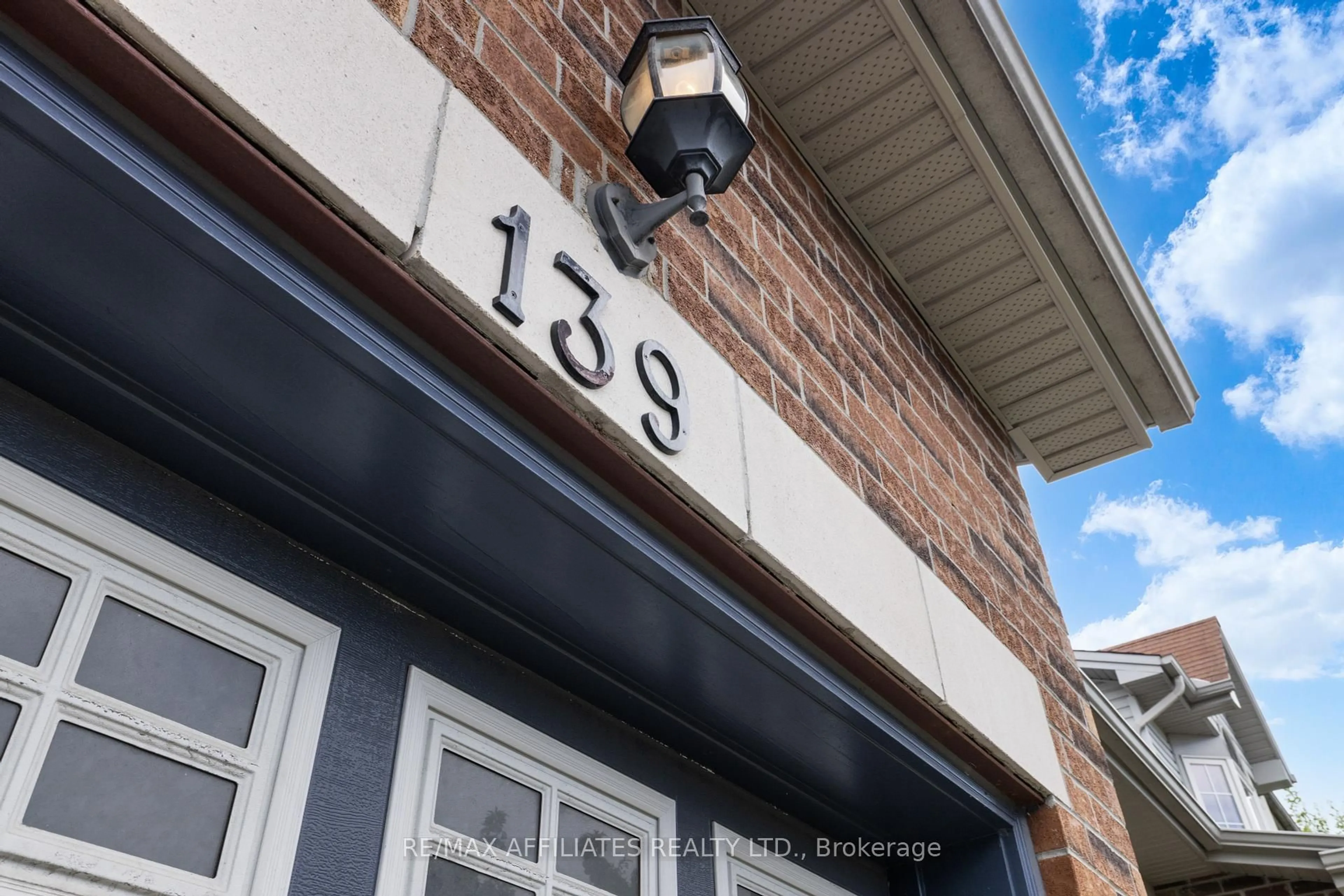 Unknown for 139 Challenge Cres, Ottawa Ontario K4A 0T9