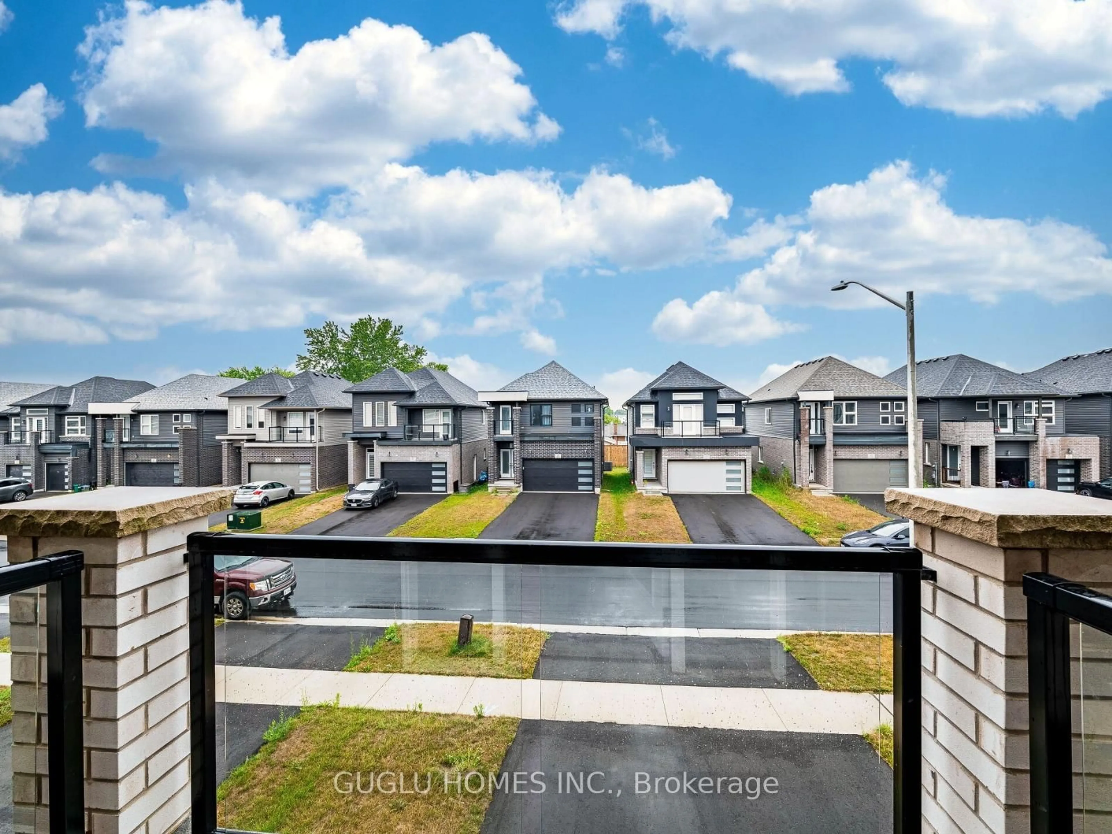 A pic from outside/outdoor area/front of a property/back of a property/a pic from drone, street for 37 Mclaughlin St, Welland Ontario L3B 0J9