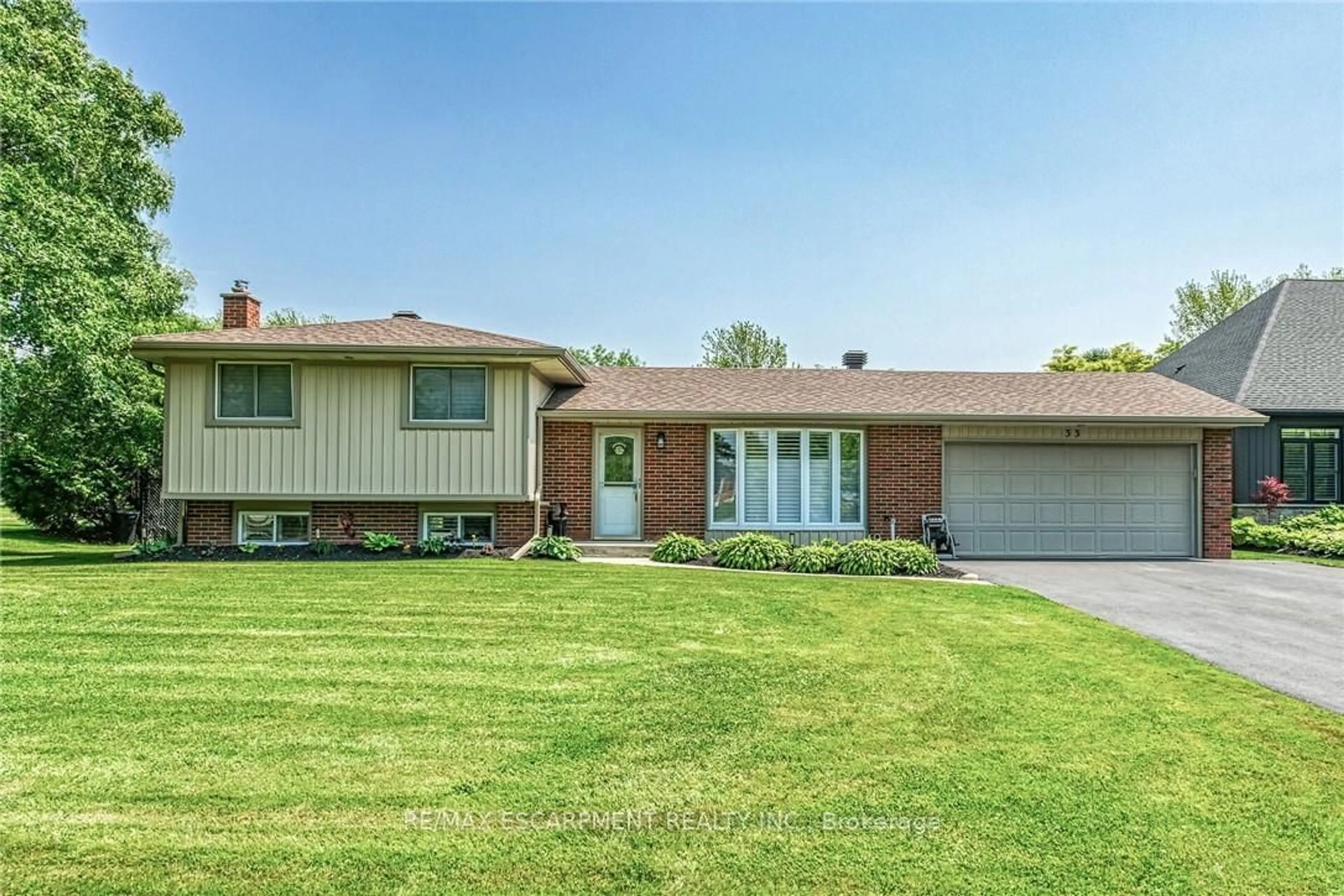 Home with brick exterior material, street for 33 Echo St, Haldimand Ontario N0A 1E0