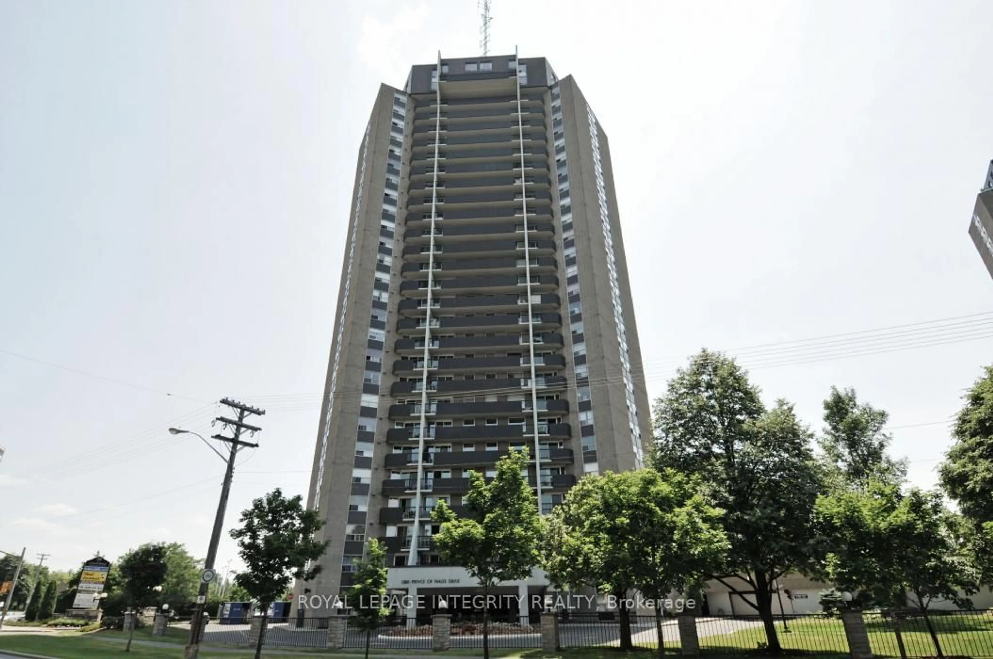 Patio, building for 1380 Prince of Wales Dr #202, Ottawa Ontario K2C 3N5