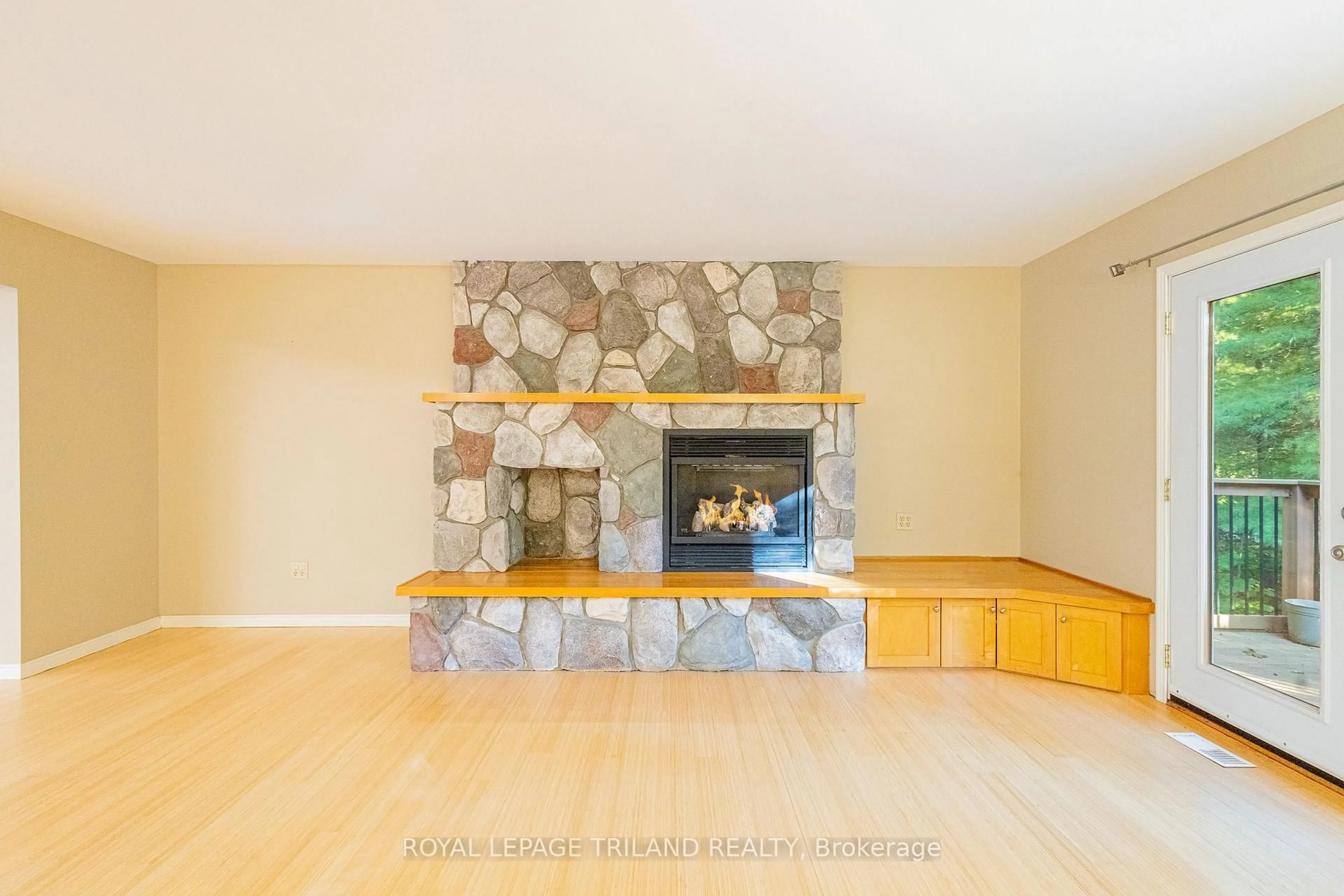 Unknown for 10441 HURON WOOD Dr, Lambton Shores Ontario N0M 1T0