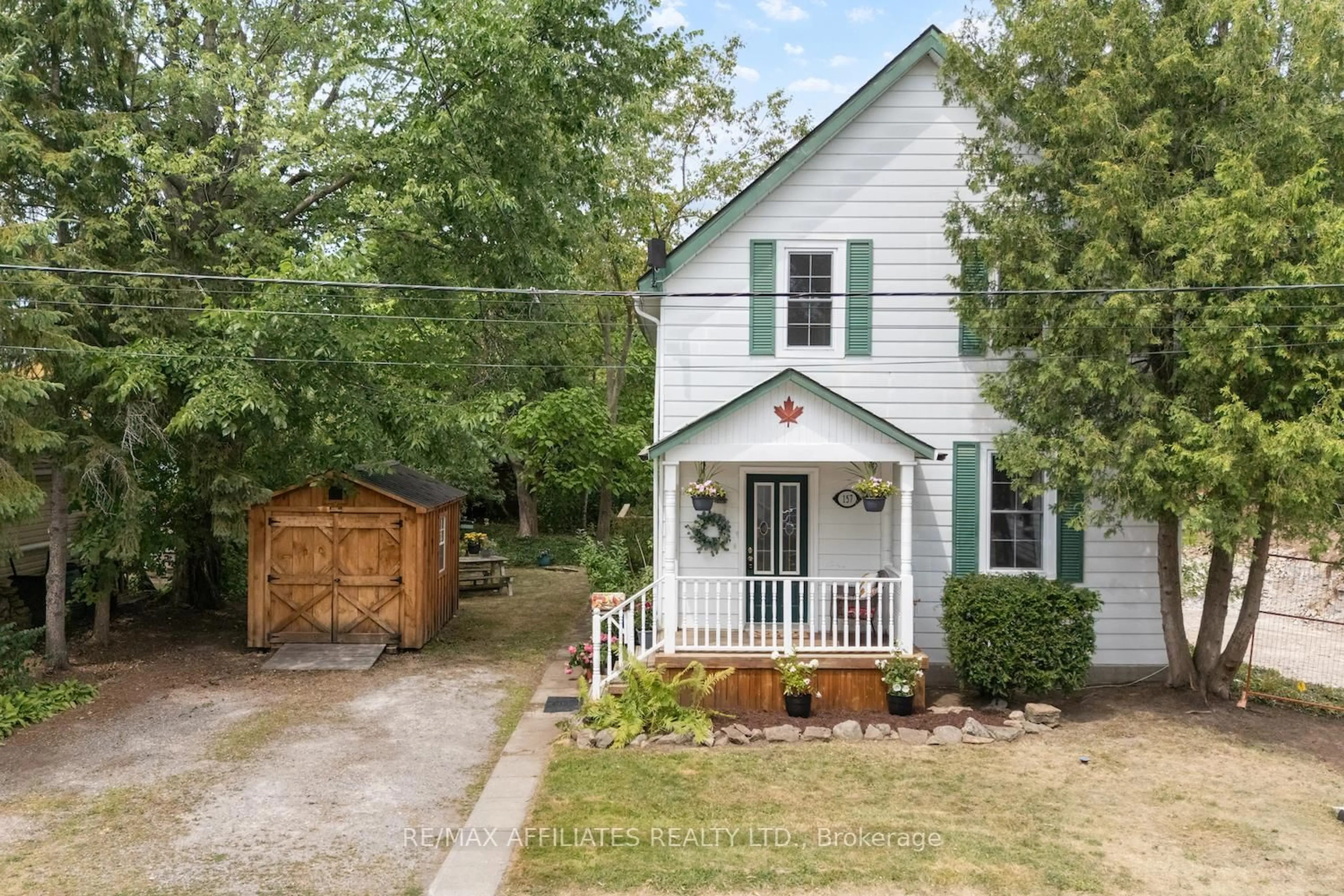 A pic from outside/outdoor area/front of a property/back of a property/a pic from drone, street for 157 King St, Carleton Place Ontario K7C 1G5