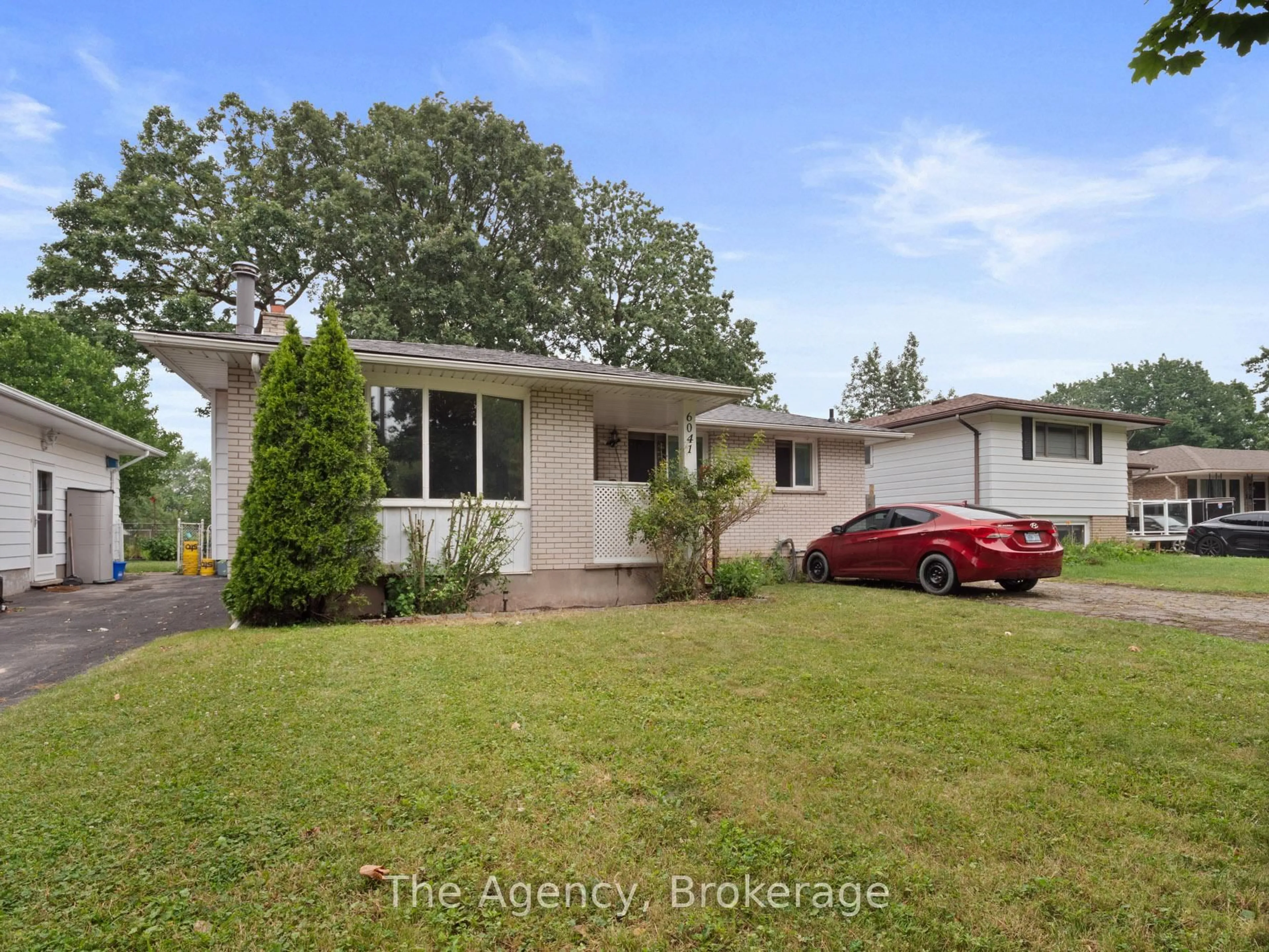 Home with vinyl exterior material, street for 6041 Cadham St, Niagara Falls Ontario L2G 3A2