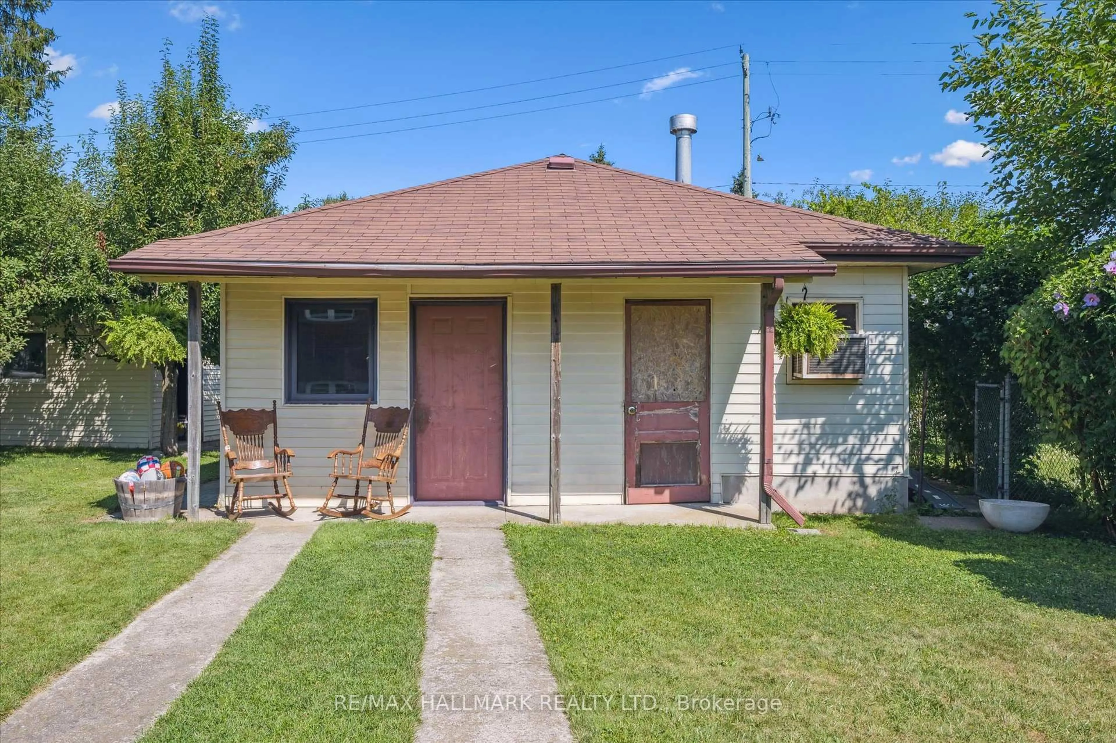 Unknown for 32 Warwick Crt, Kitchener Ontario N2E 2P1