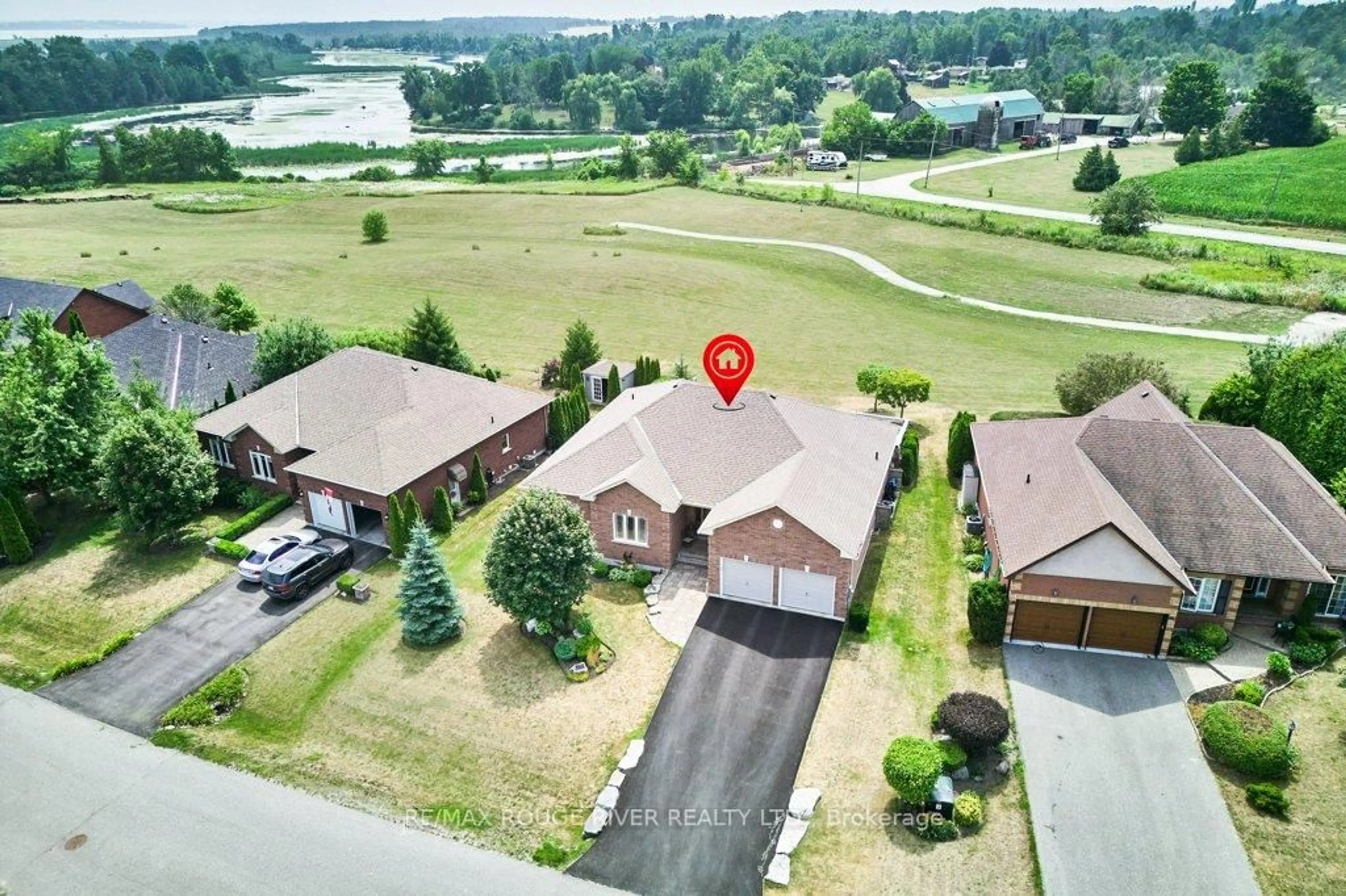 A pic from outside/outdoor area/front of a property/back of a property/a pic from drone, water/lake/river/ocean view for 122 Southcrest Dr, Kawartha Lakes Ontario L9L 1B6