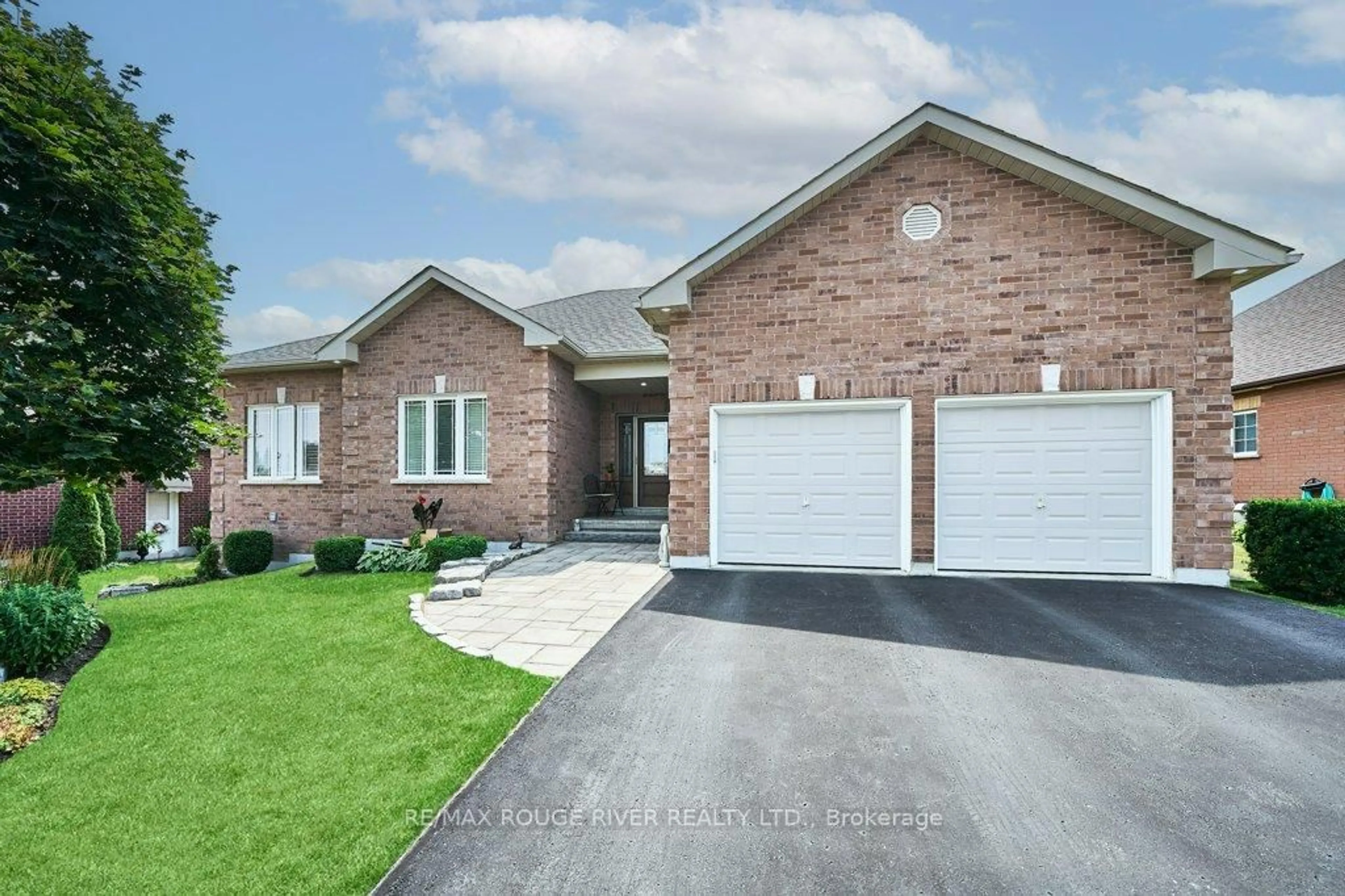 Home with brick exterior material, street for 122 Southcrest Dr, Kawartha Lakes Ontario L9L 1B6