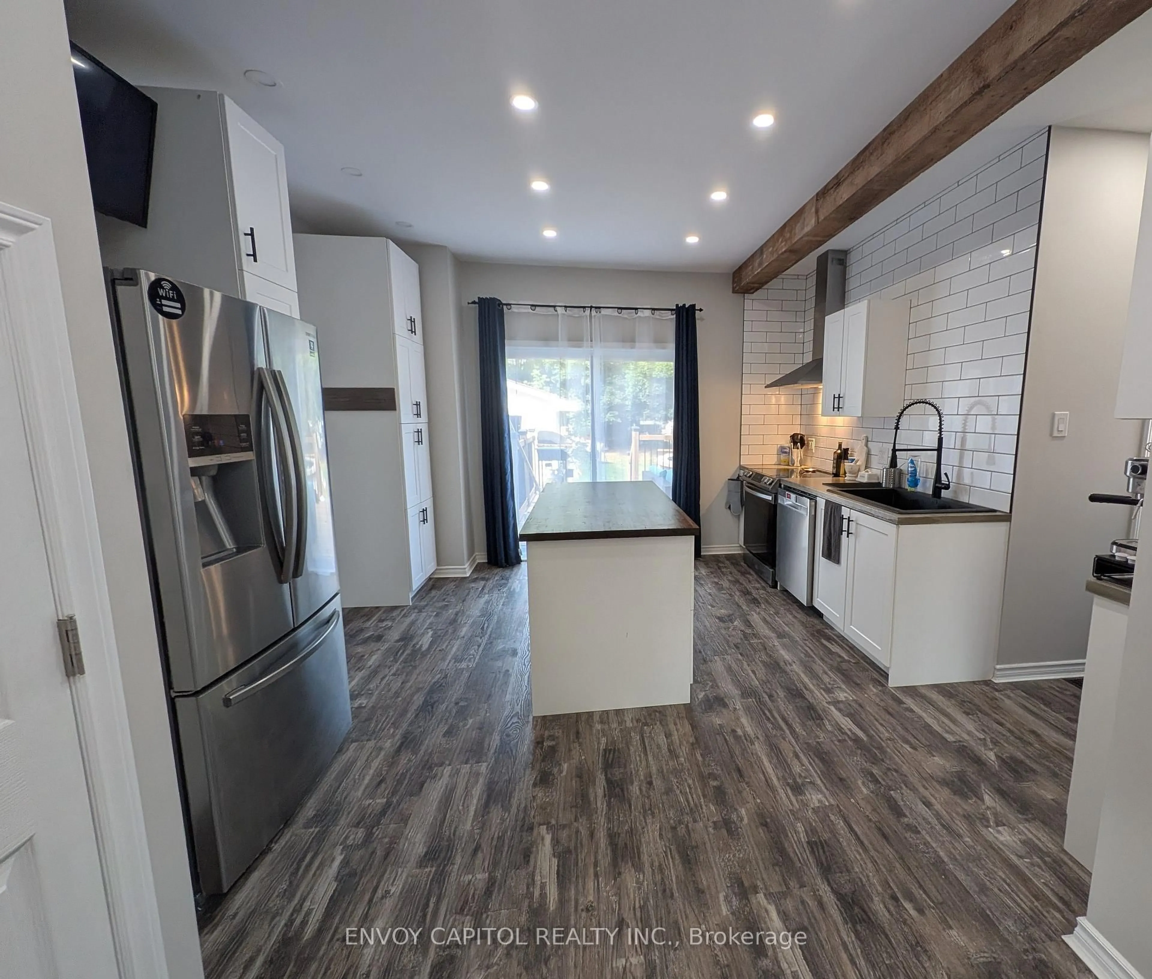 Open concept kitchen, unknown for 61 Simcoe St, Kawartha Lakes Ontario K9V 2G9