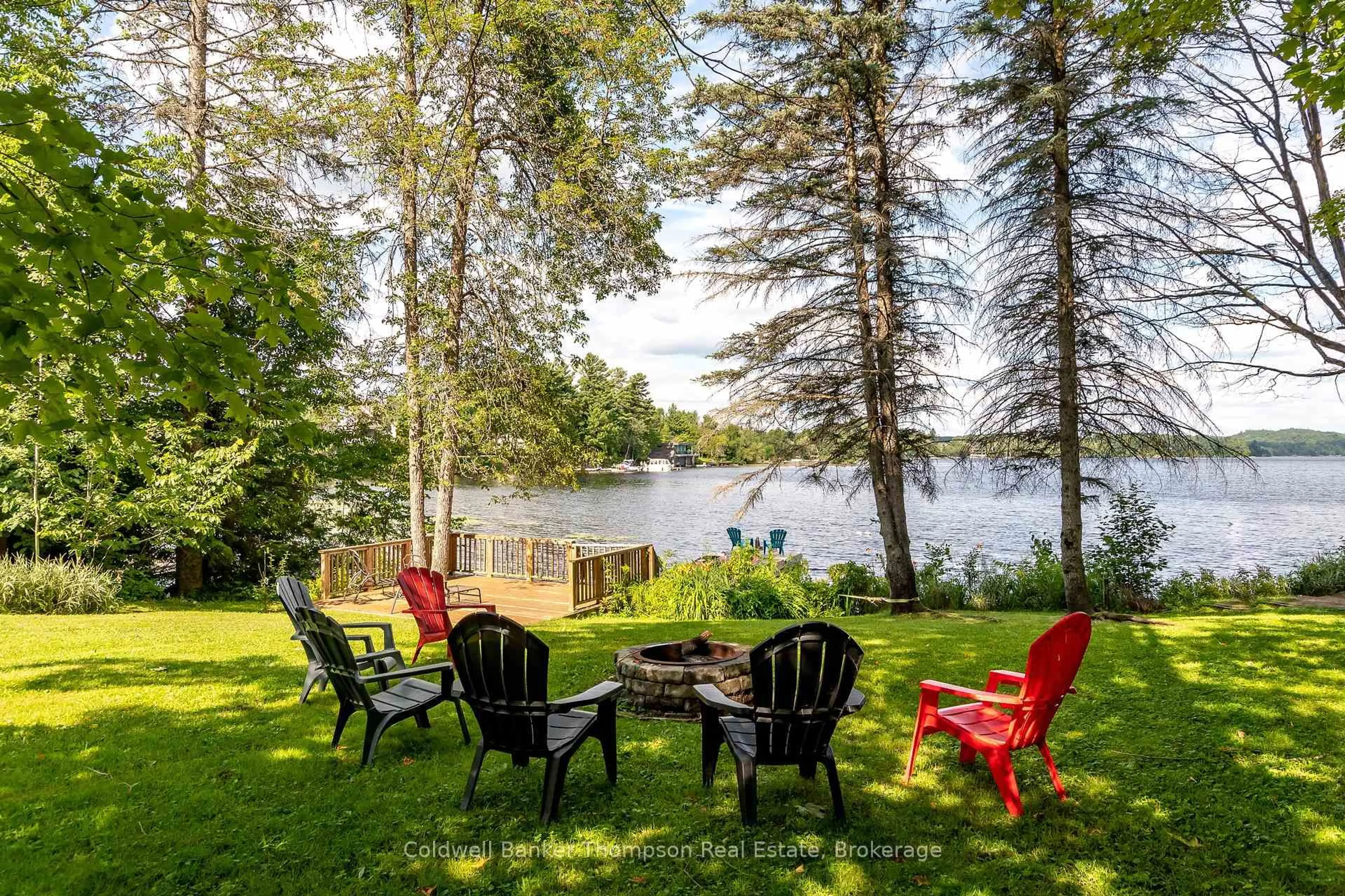 Patio, water/lake/river/ocean view for 26 Helen St, Huntsville Ontario P1H 1H5