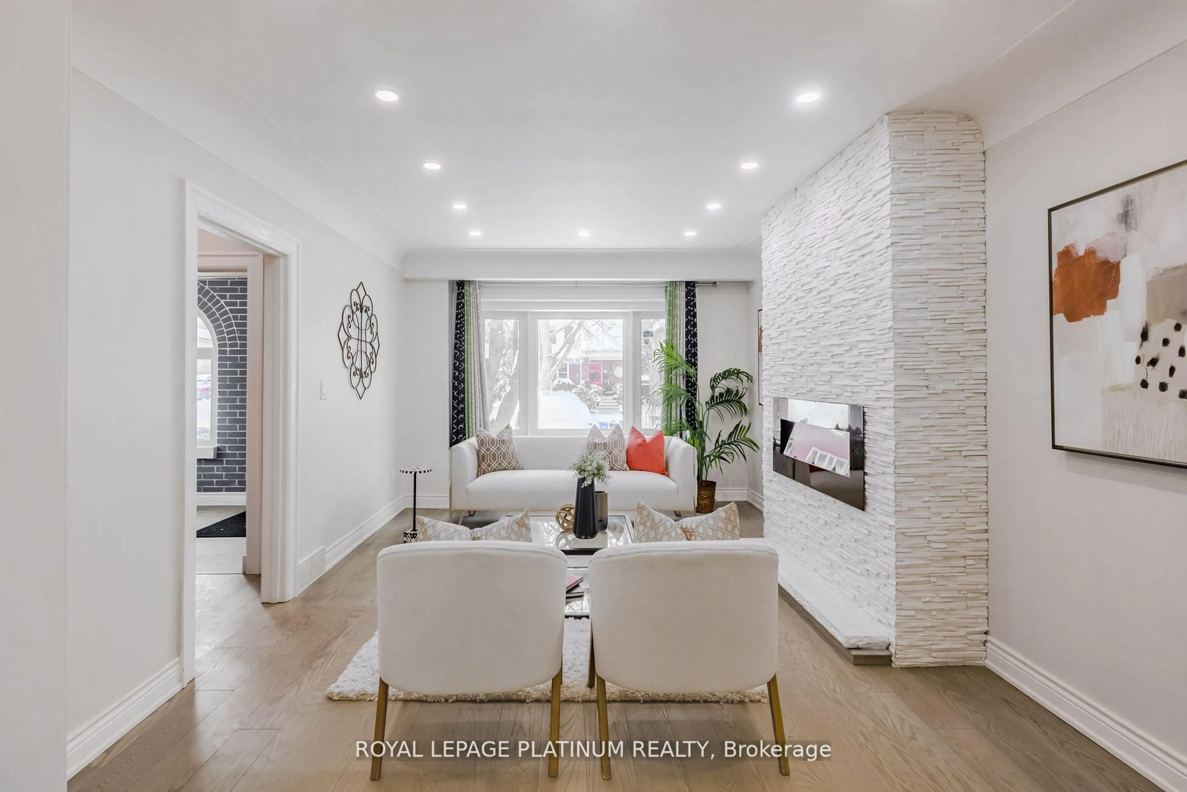 Living room with furniture, unknown for 44 Troy St, Kitchener Ontario N2H 1L8