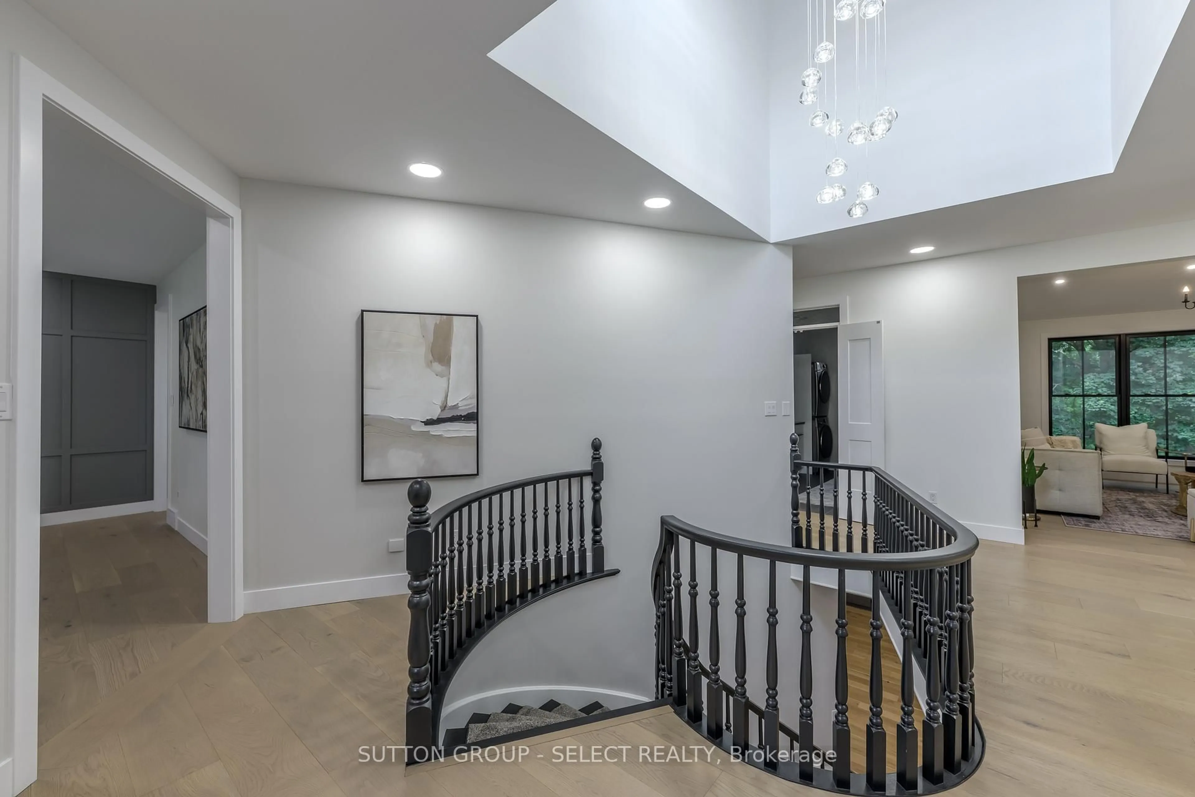 Indoor foyer for 88 Tallwood Circ, London North Ontario N5X 2S1