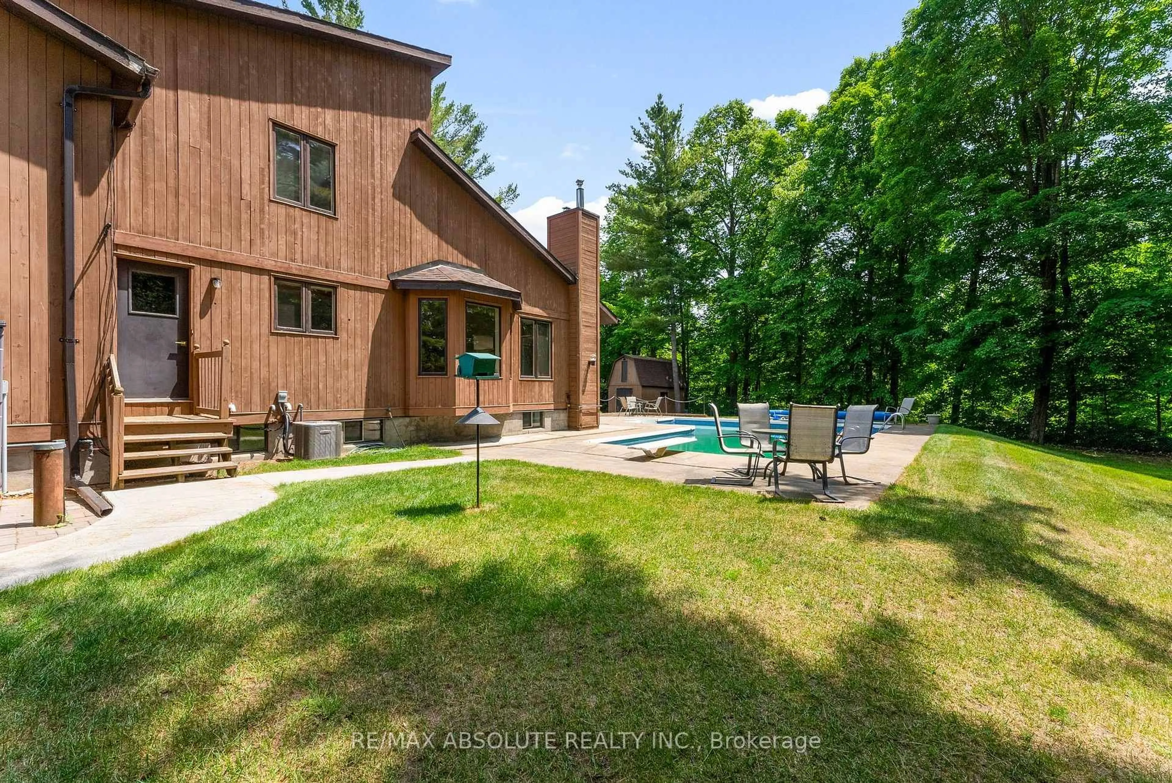 A pic from outside/outdoor area/front of a property/back of a property/a pic from drone, forest/trees view for 33 Old Orchard Lane, Arnprior Ontario K7S 3T3