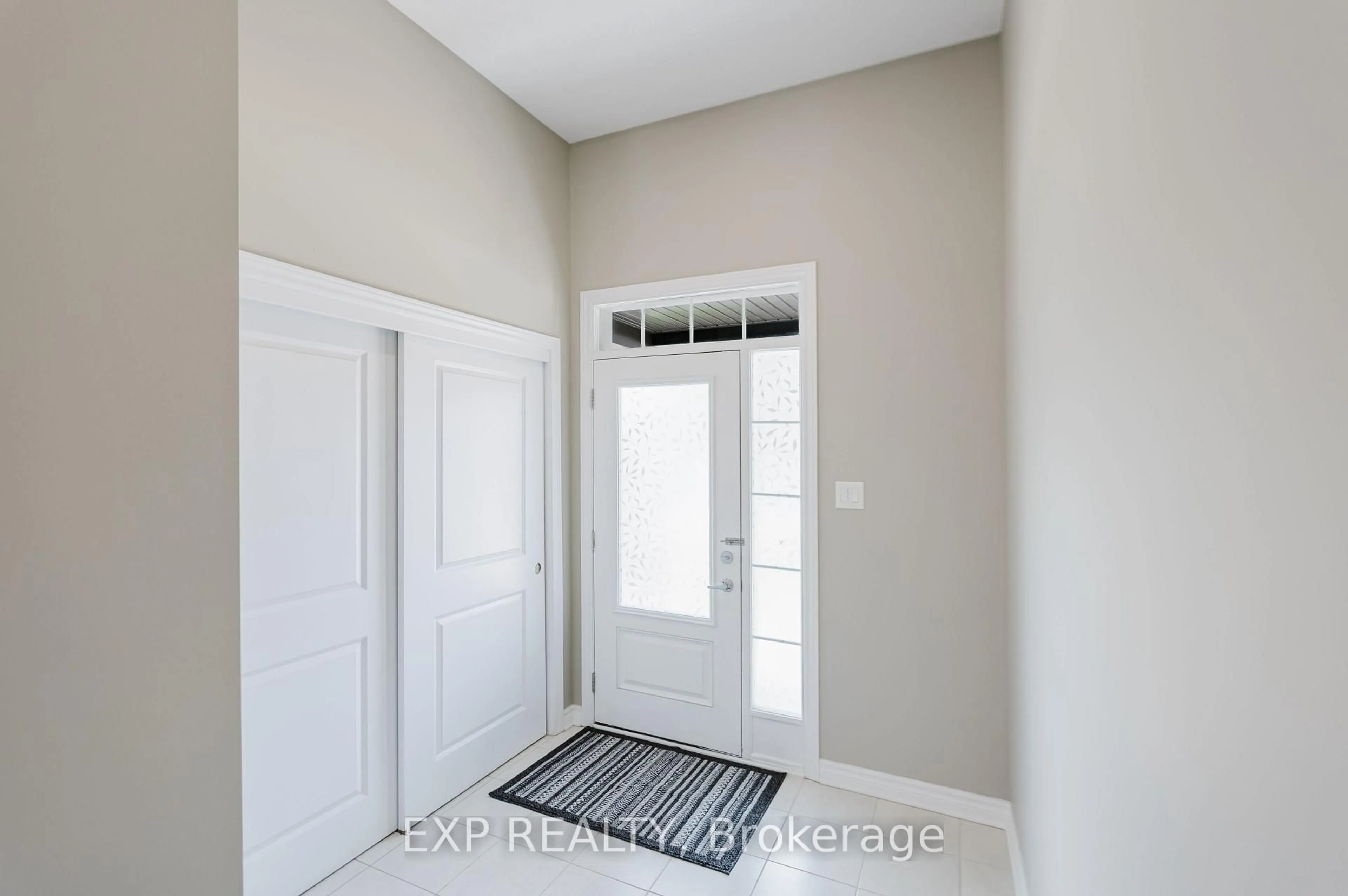 Indoor entryway for 39 Clonfadda Terr, Ottawa Ontario K2J 6E9