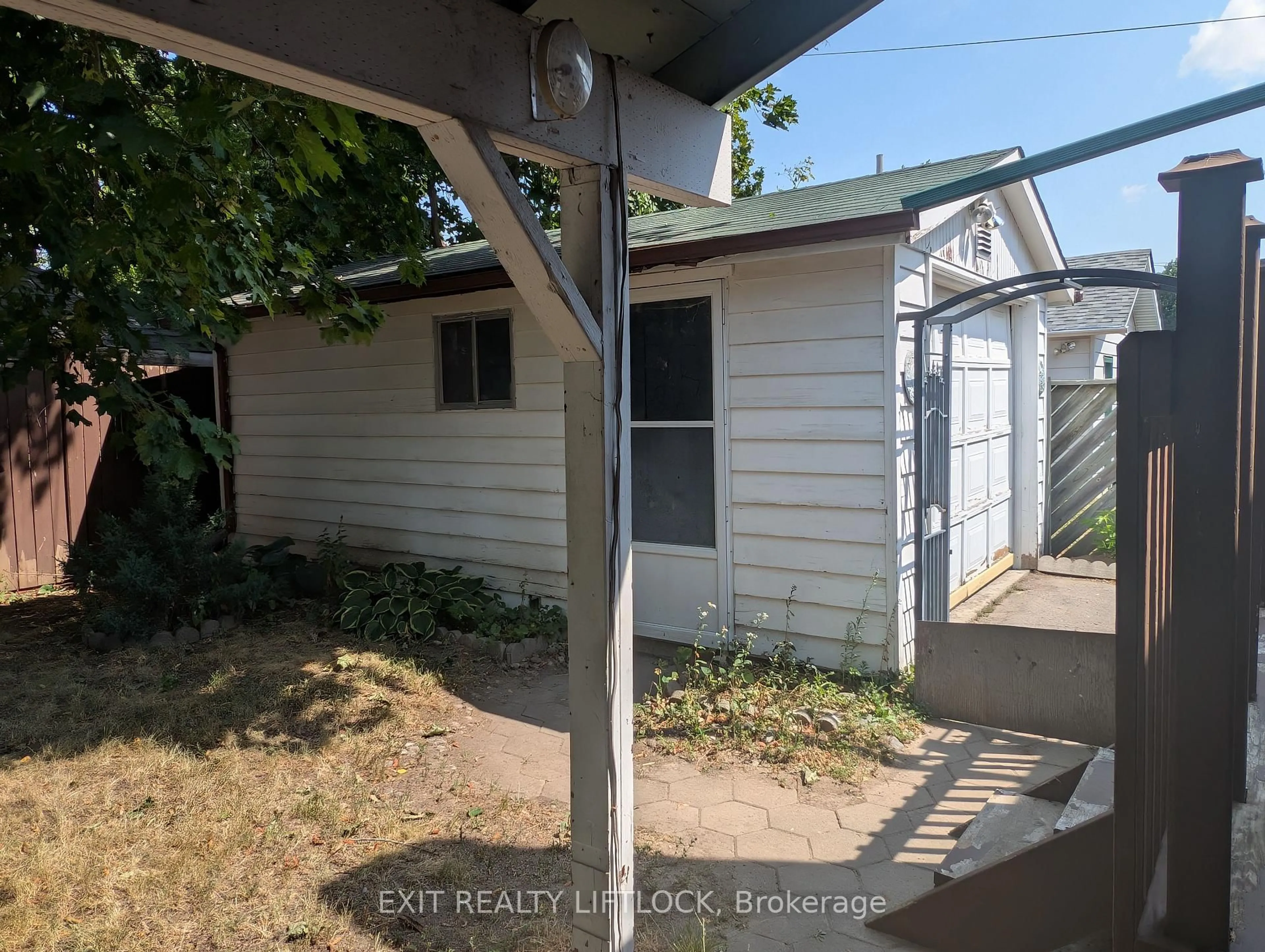 Unknown for 590 Mccannan Ave, Peterborough Central Ontario K9J 4J6