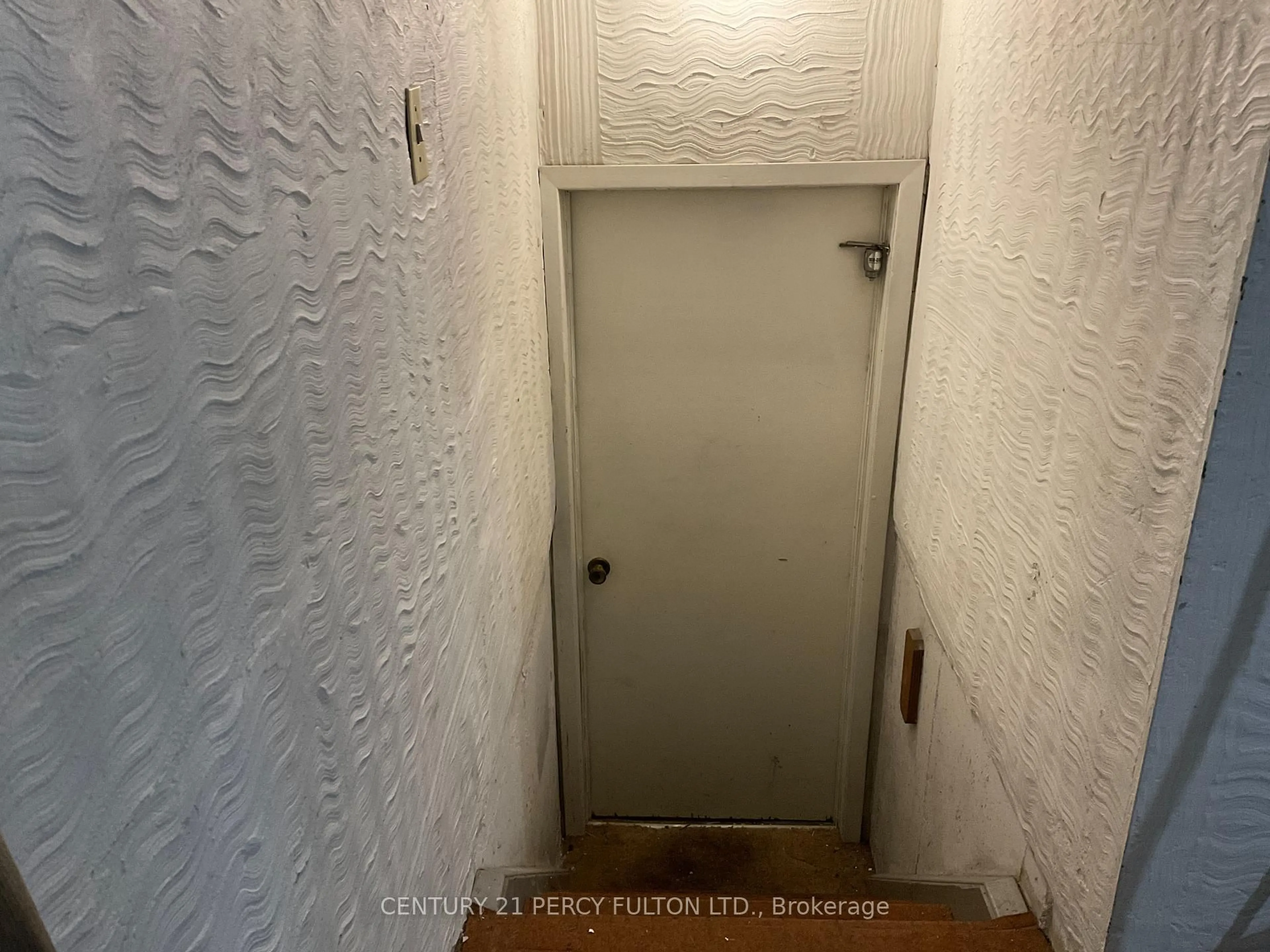 A pic of a room for 2 Trelawn Pkwy, Welland Ontario L3C 1W3