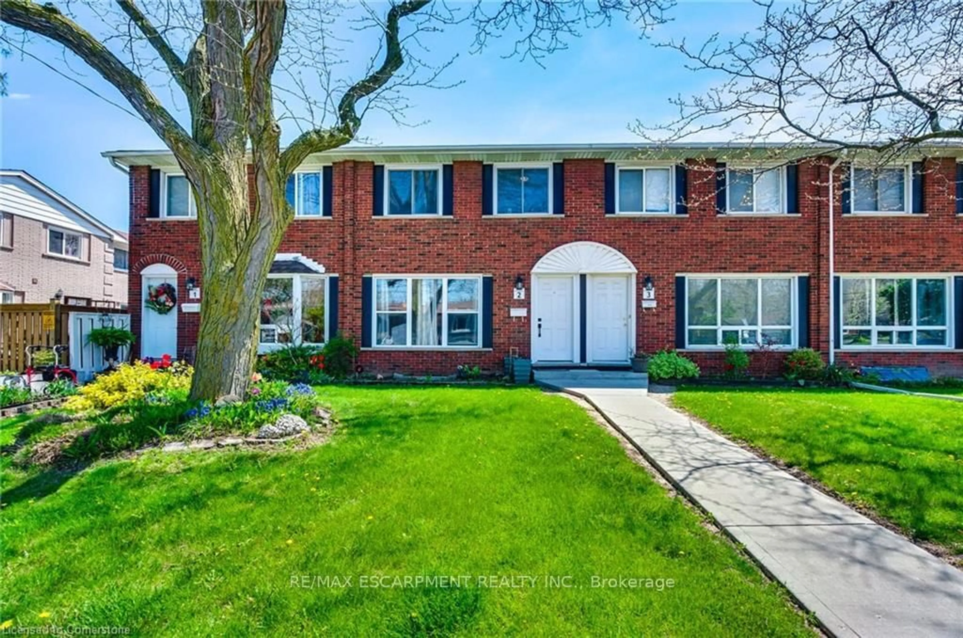 Home with brick exterior material, street for 2700 Barton St #2, Hamilton Ontario L8E 2J7