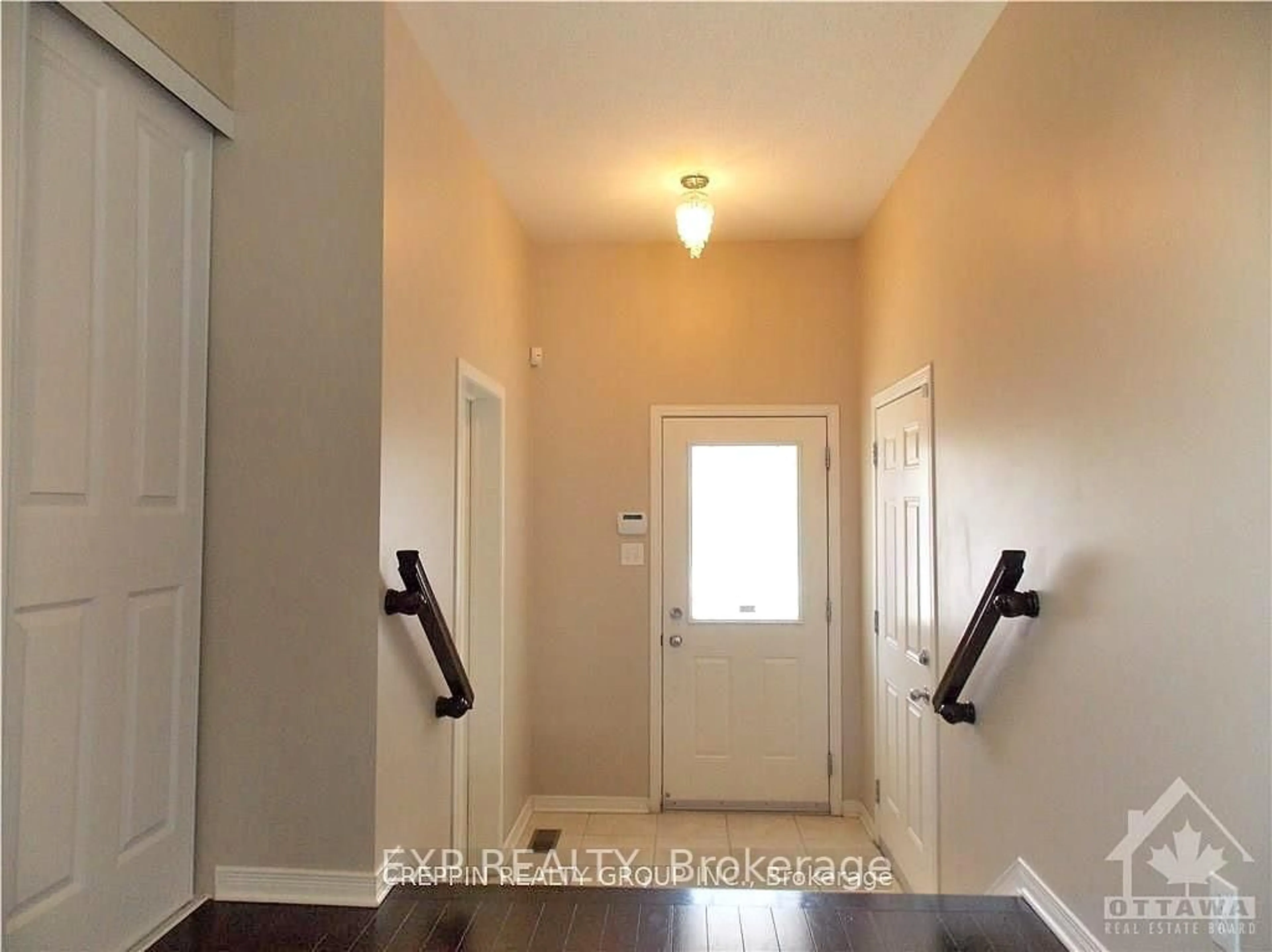 Indoor entryway for 169 Sorento St, Ottawa Ontario K2J 0B6