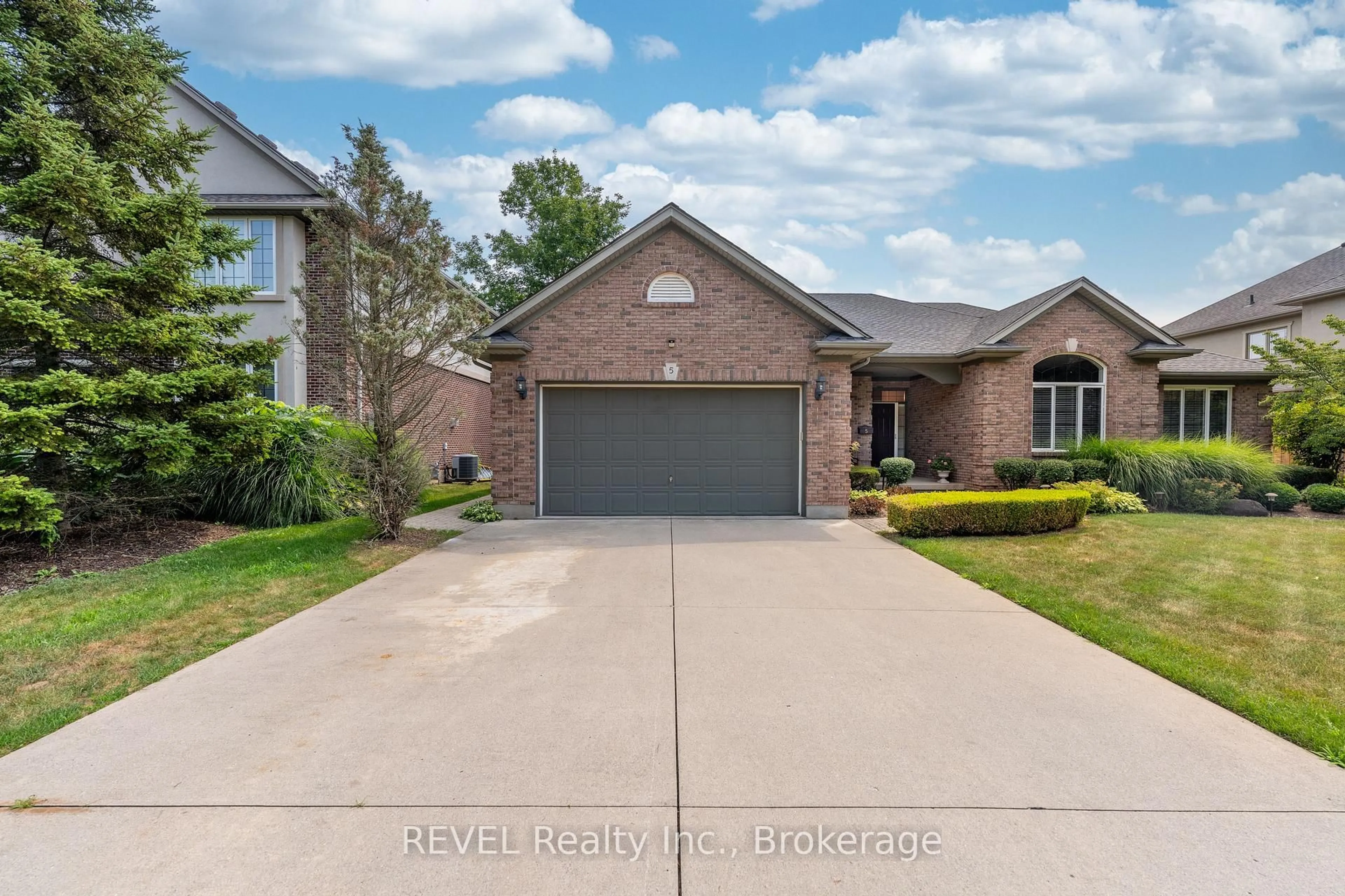 Home with brick exterior material, street for 5 Beechwood Cres, Pelham Ontario L0S 1E7