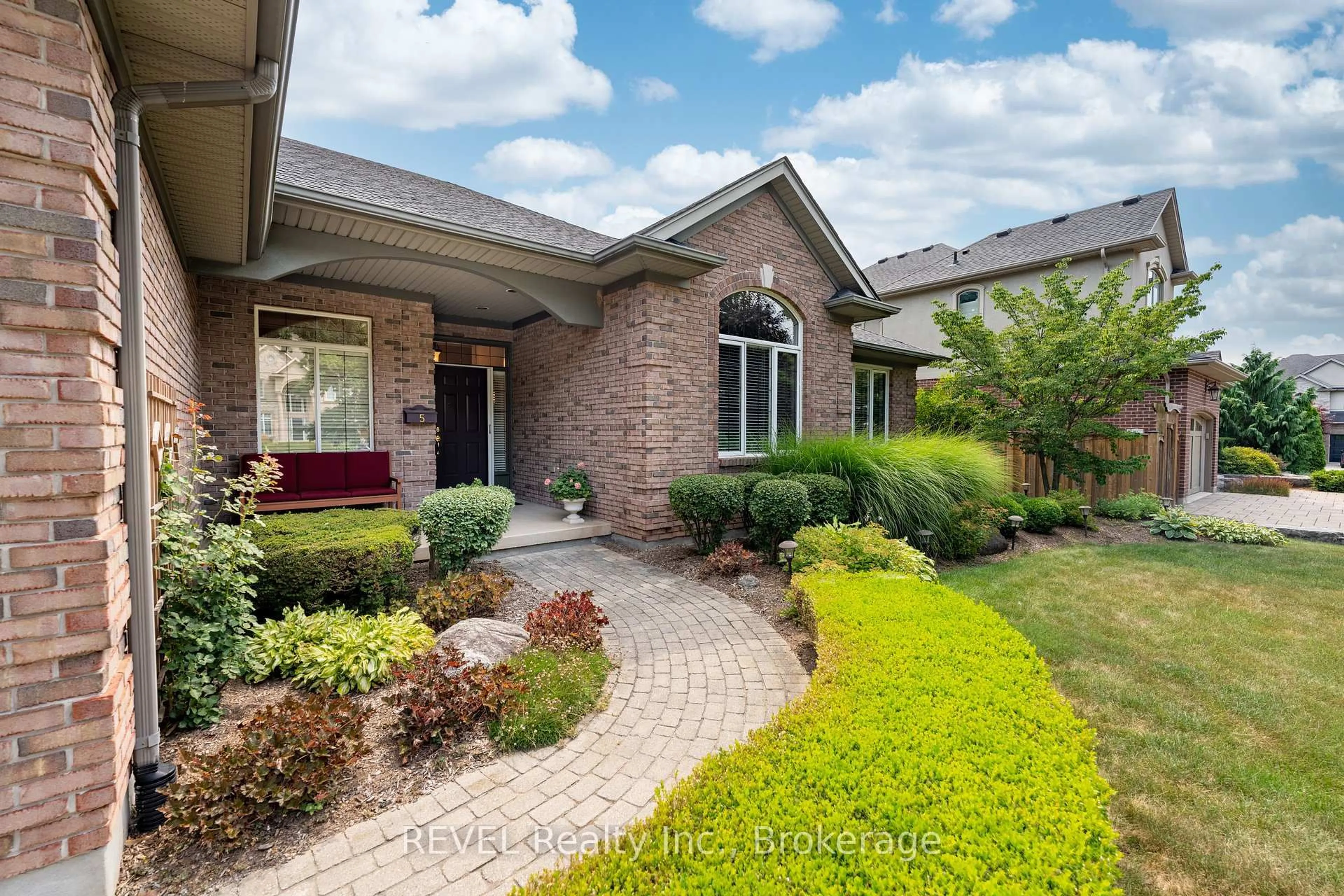 Home with brick exterior material, street for 5 Beechwood Cres, Pelham Ontario L0S 1E7