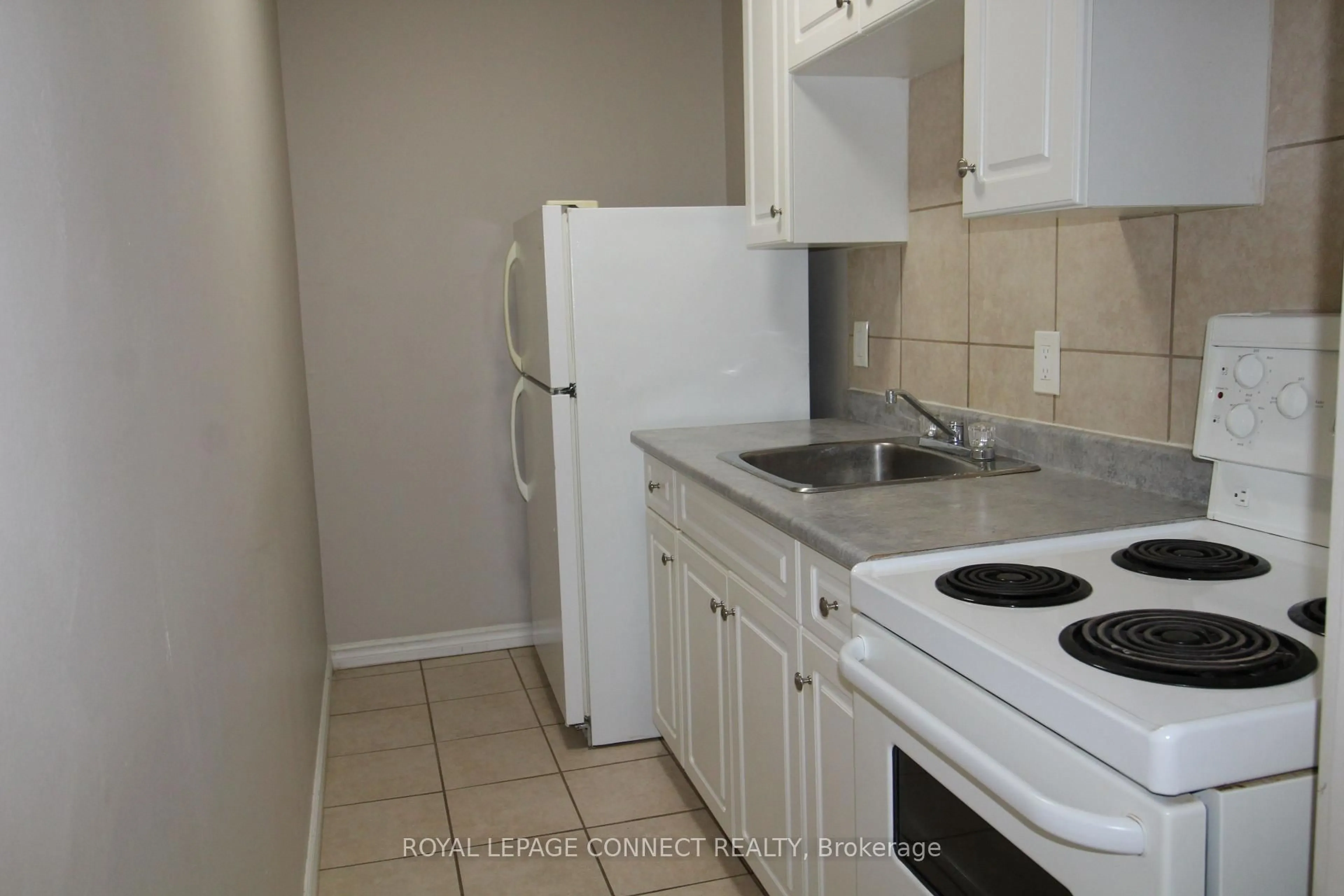 Standard kitchen, unknown for 633 Barber Ave #04, North Perth Ontario N6W 1S4
