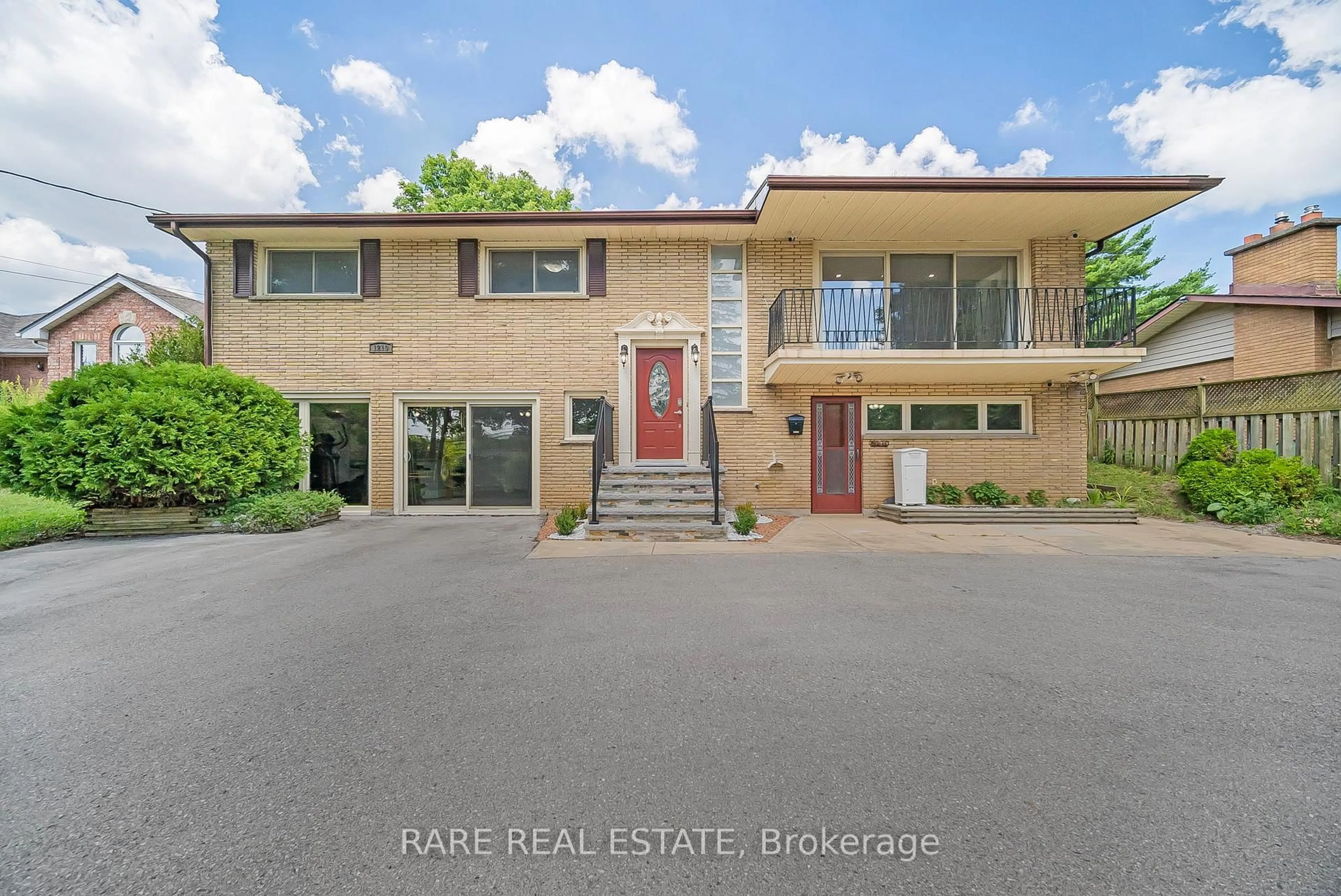 Unknown for 1210 Hamilton Rd, London East Ontario N5W 1A9