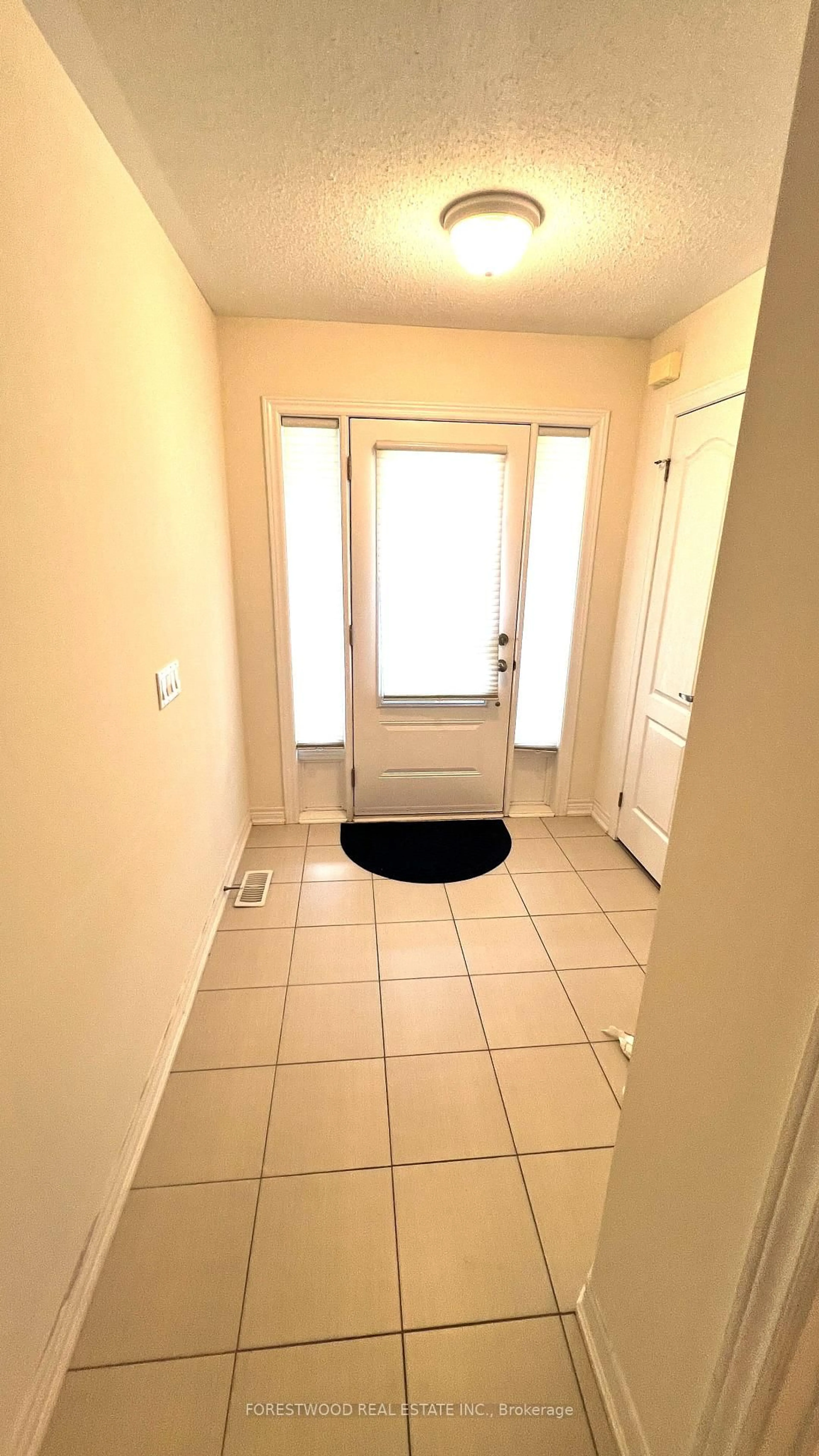 Indoor entryway for 857 Cook Cres, Shelburne Ontario L9V 3V2