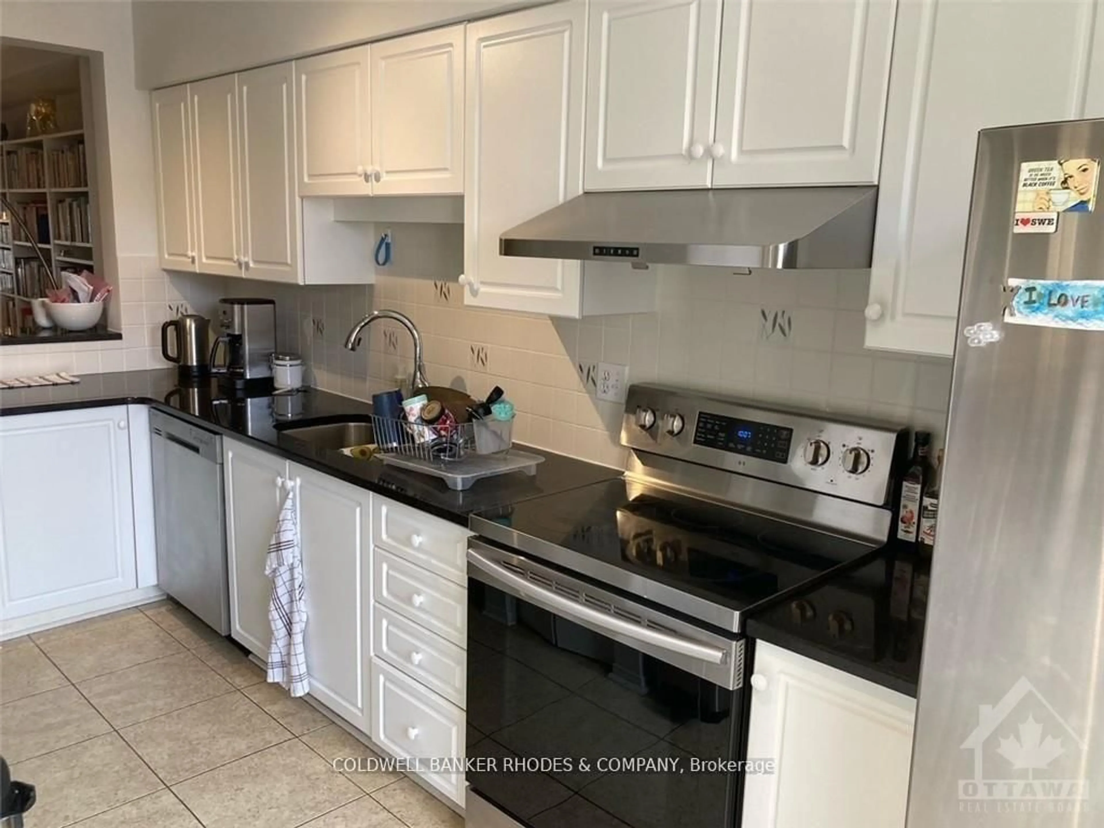 Standard kitchen, ceramic/tile floor for 65 Rideau Terr, Ottawa Ontario K1M 2A2