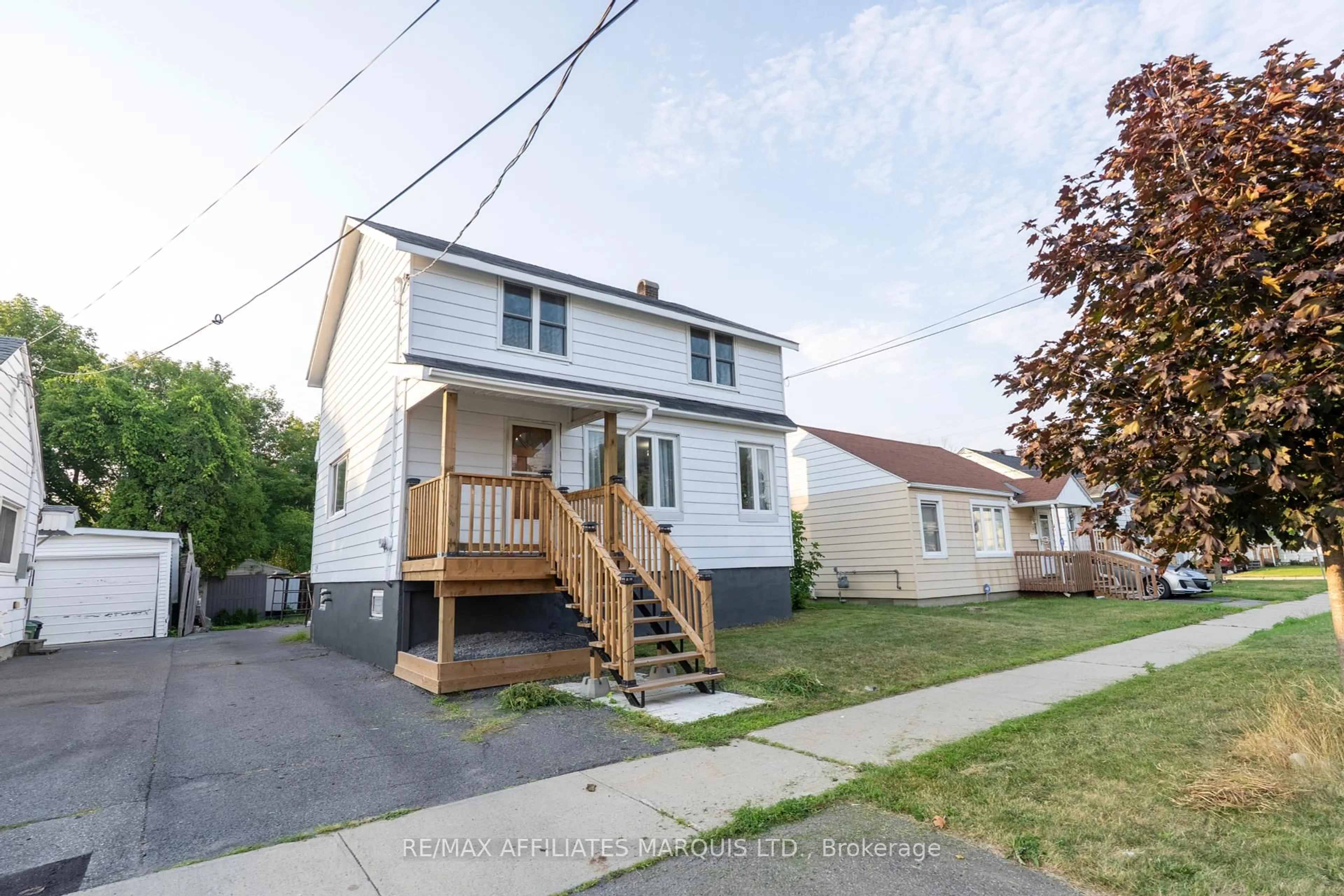Unknown for 41 12th St, Cornwall Ontario K6H 3A7