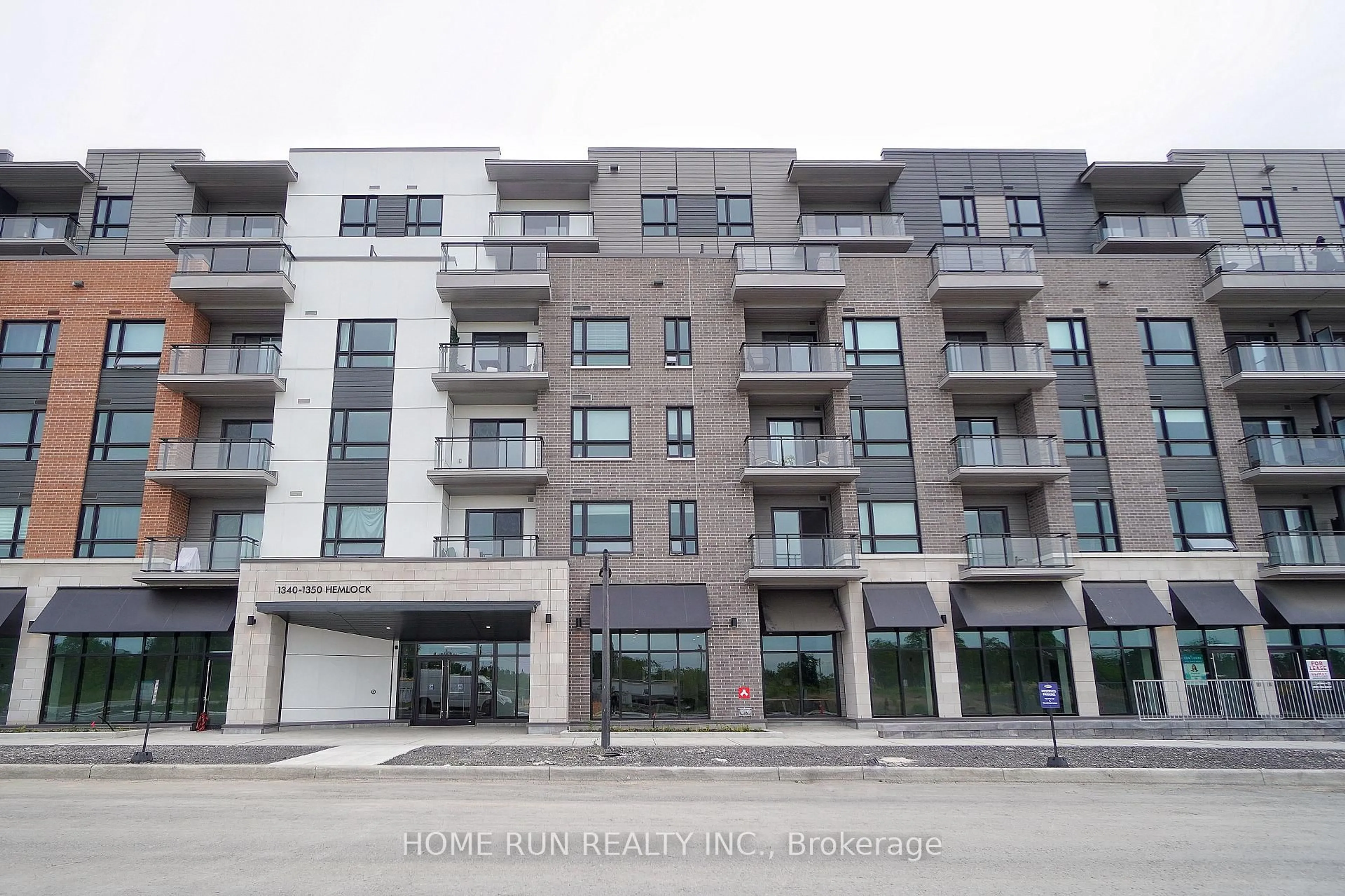 Unknown for 1350 HEMLOCK Rd #302, Ottawa Ontario K1K 5C2