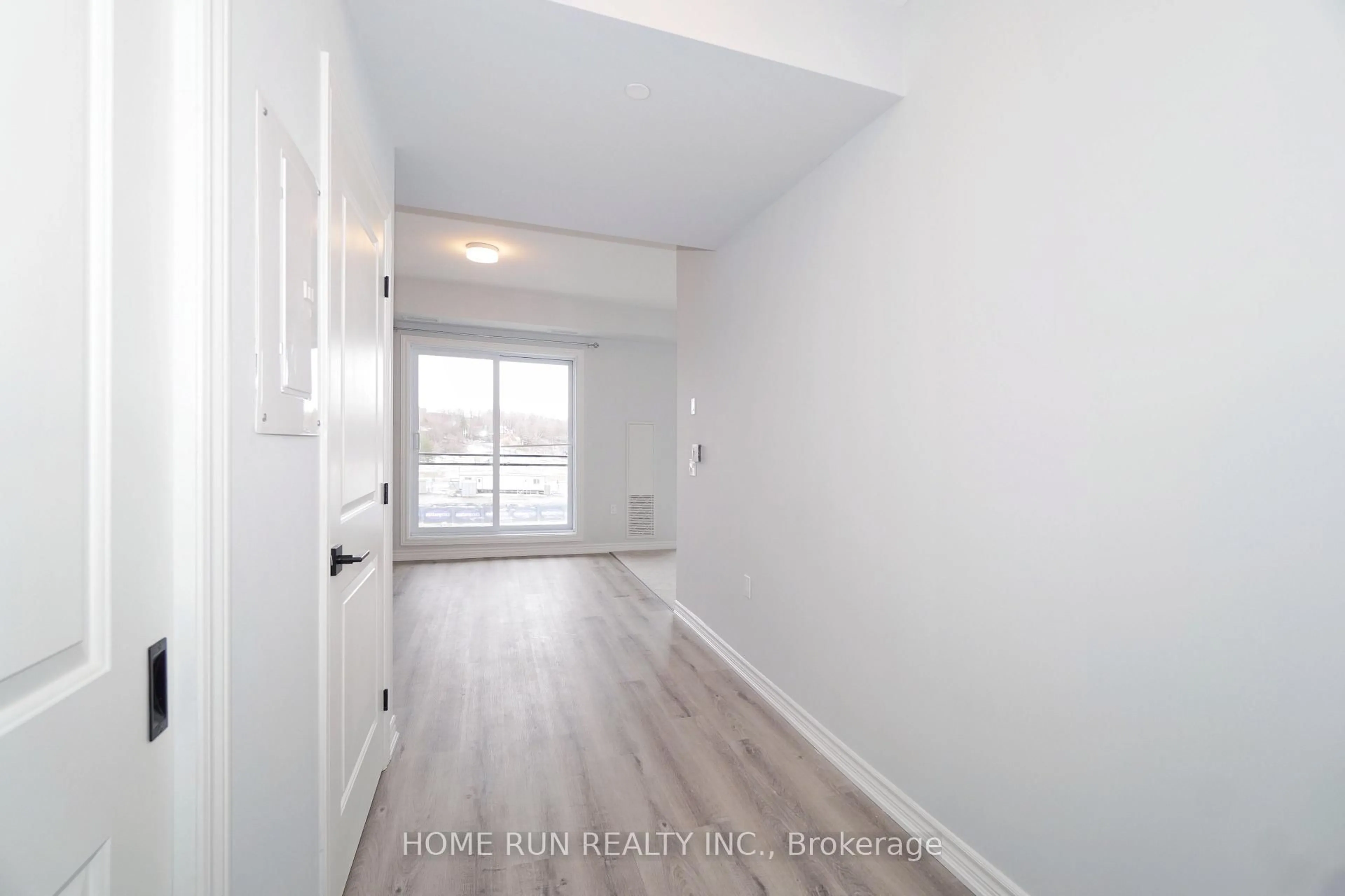 A pic of a room for 1350 HEMLOCK Rd #302, Ottawa Ontario K1K 5C2