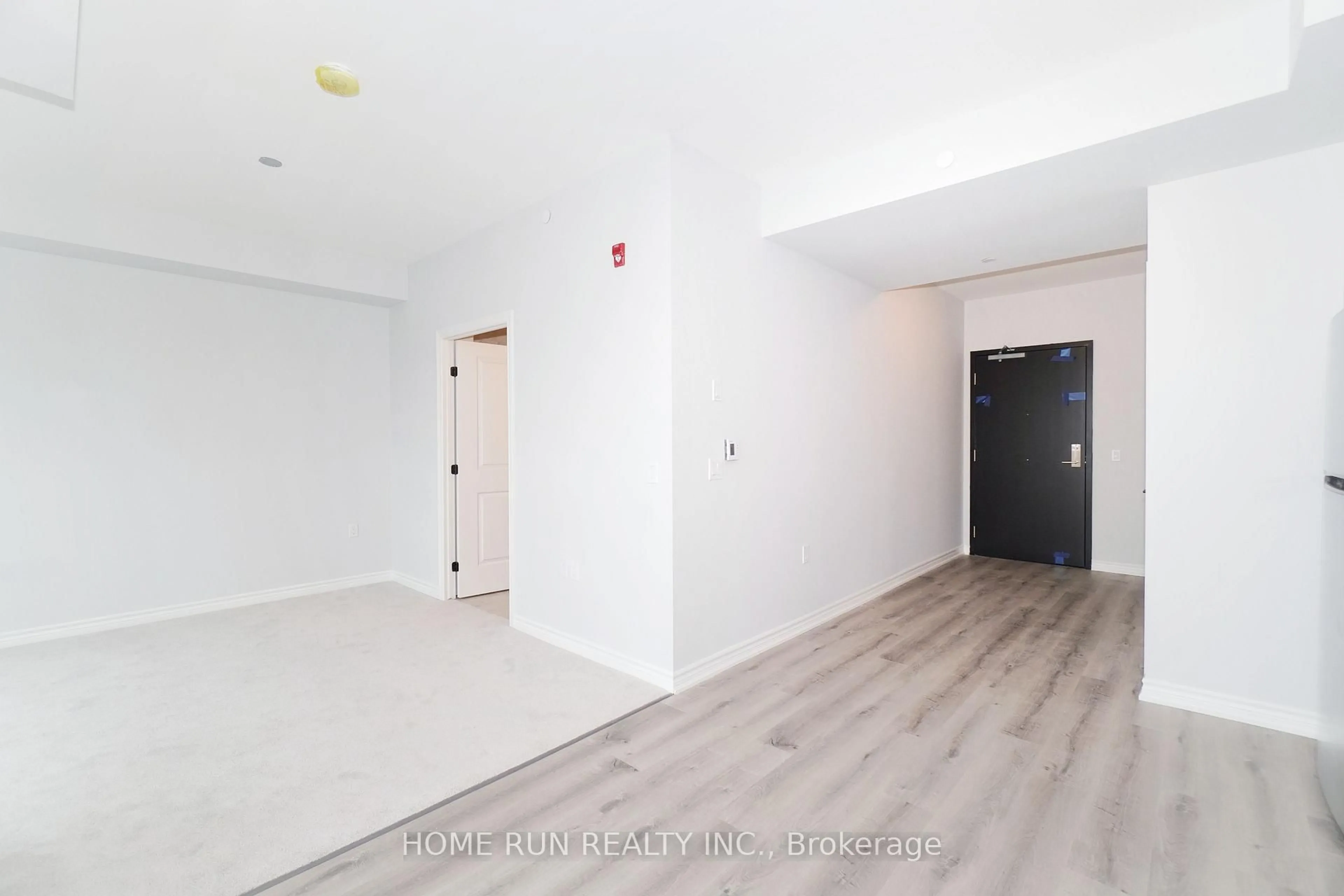 A pic of a room for 1350 HEMLOCK Rd #302, Ottawa Ontario K1K 5C2
