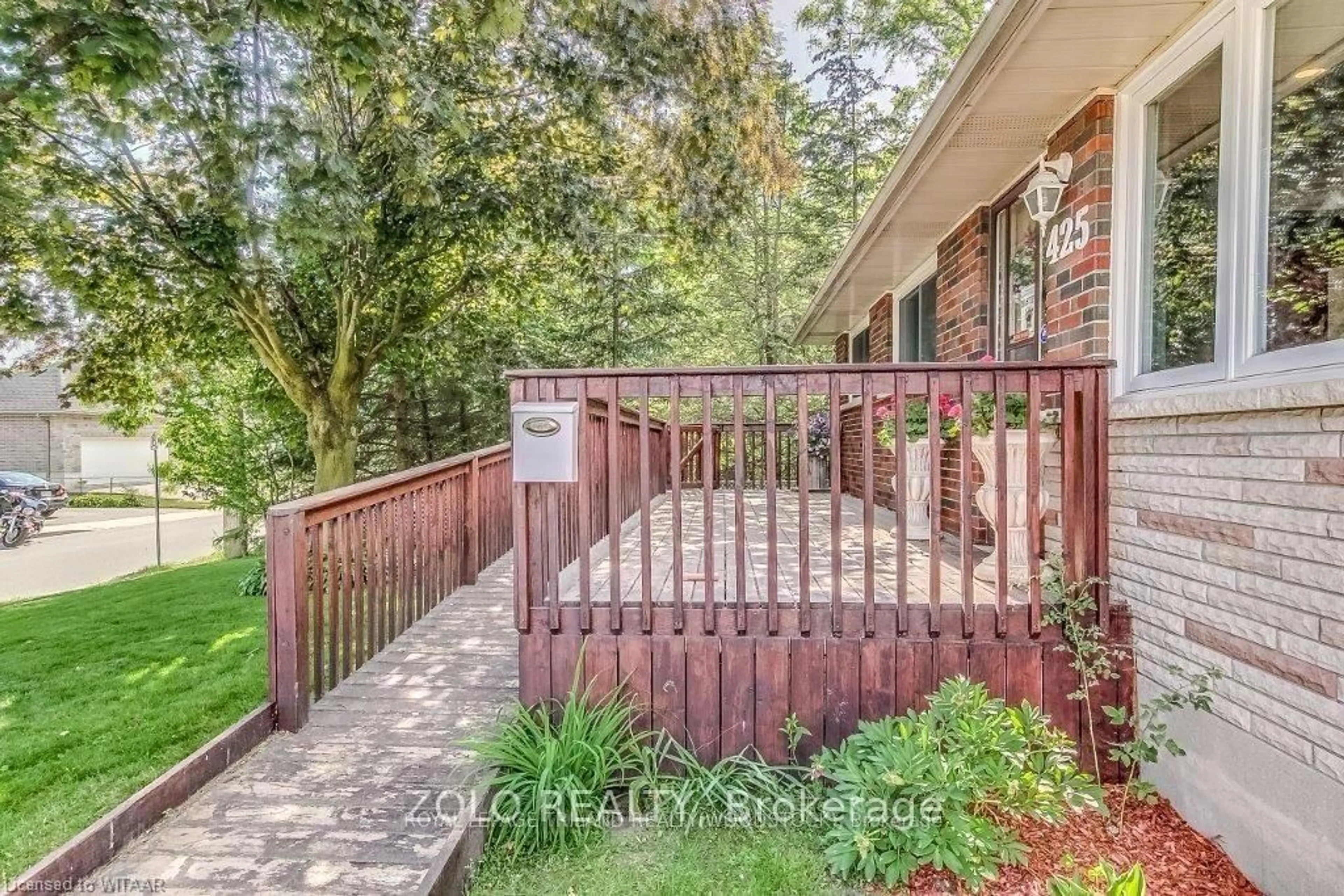 Unknown for 425 Henry St, Woodstock Ontario N4S 1X2