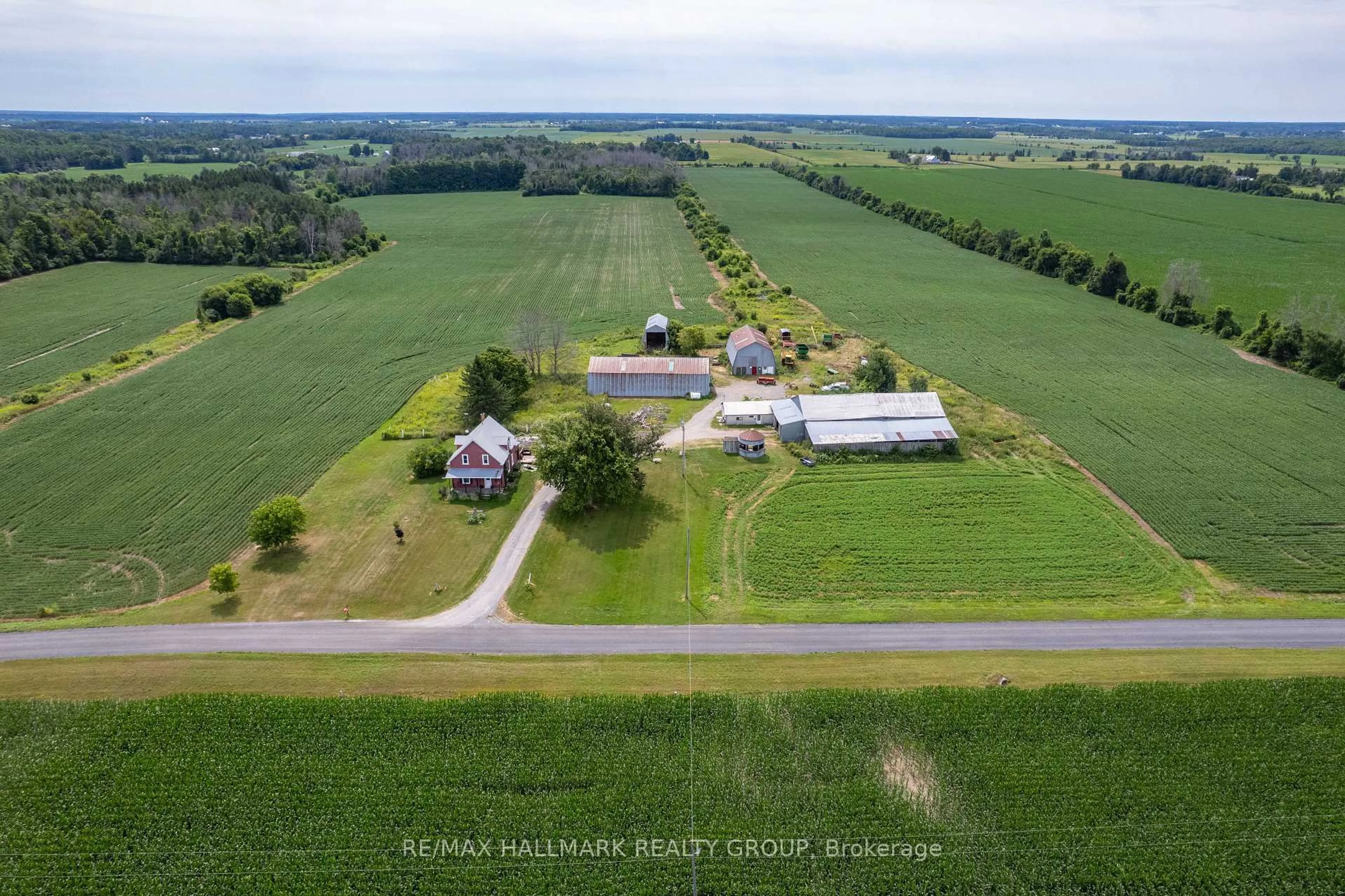 A pic from outside/outdoor area/front of a property/back of a property/a pic from drone, building for 21580 SEVEN HILLS Rd, North Glengarry Ontario K0B 1R0