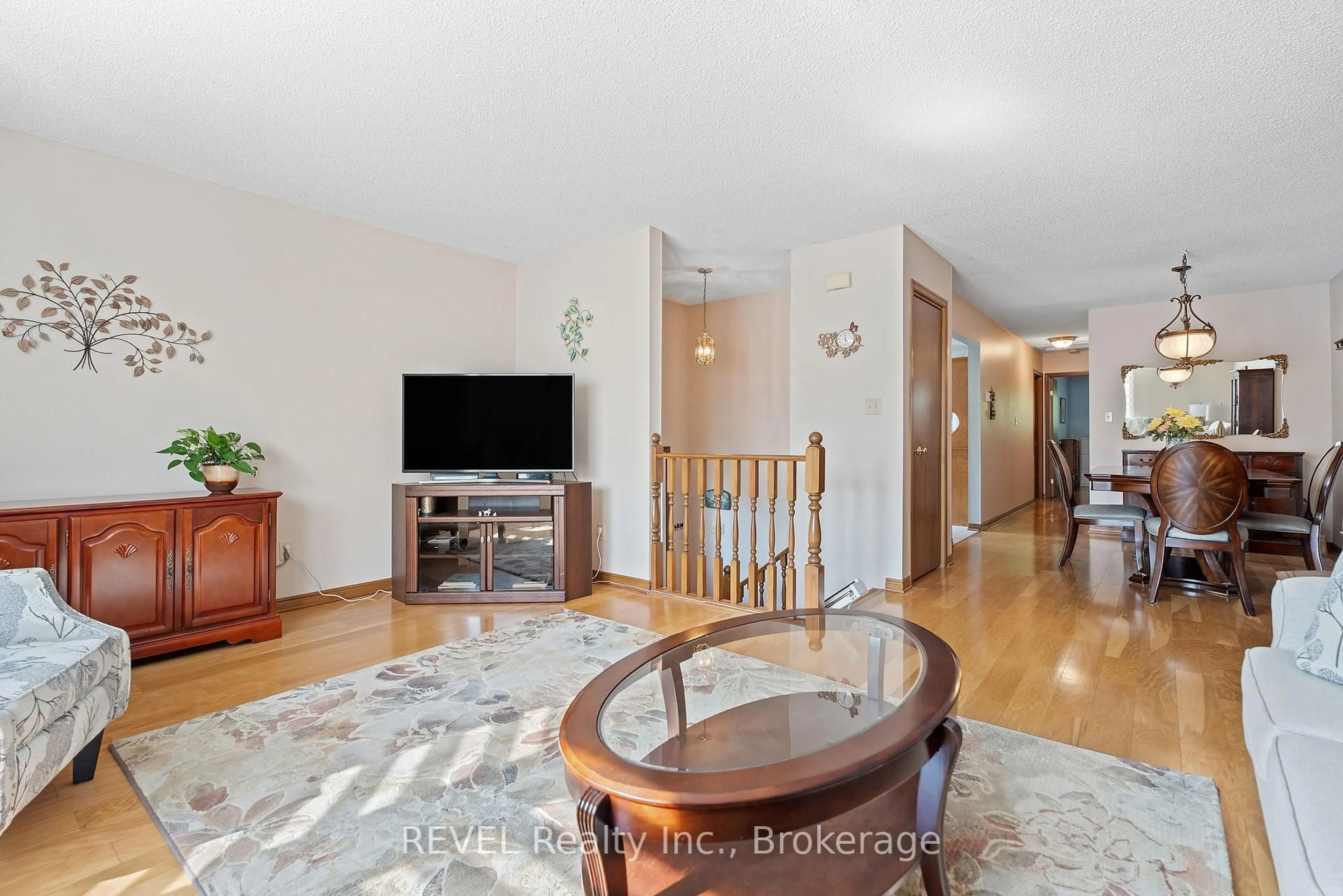 Unknown for 73 Chapel Hill Cres, Welland Ontario L3C 6G8