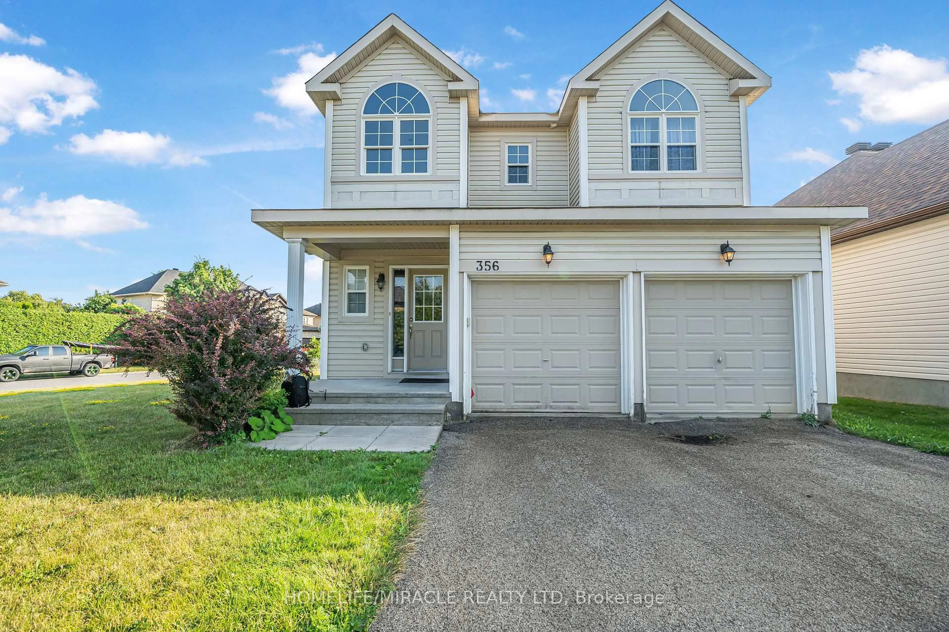 Home with vinyl exterior material, street for 356 West Ridge Dr, Stittsville Ontario K2S 2G8