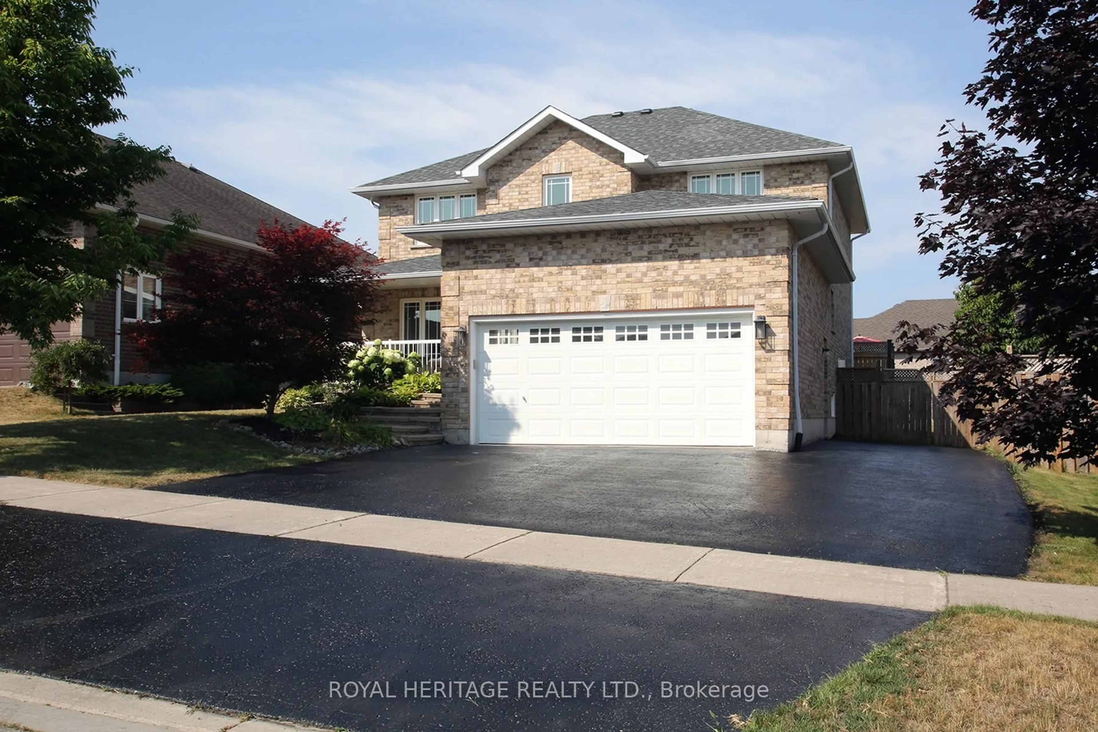 Home with vinyl exterior material, street for 2557 DENURE Dr, Peterborough West Ontario K9K 2T2