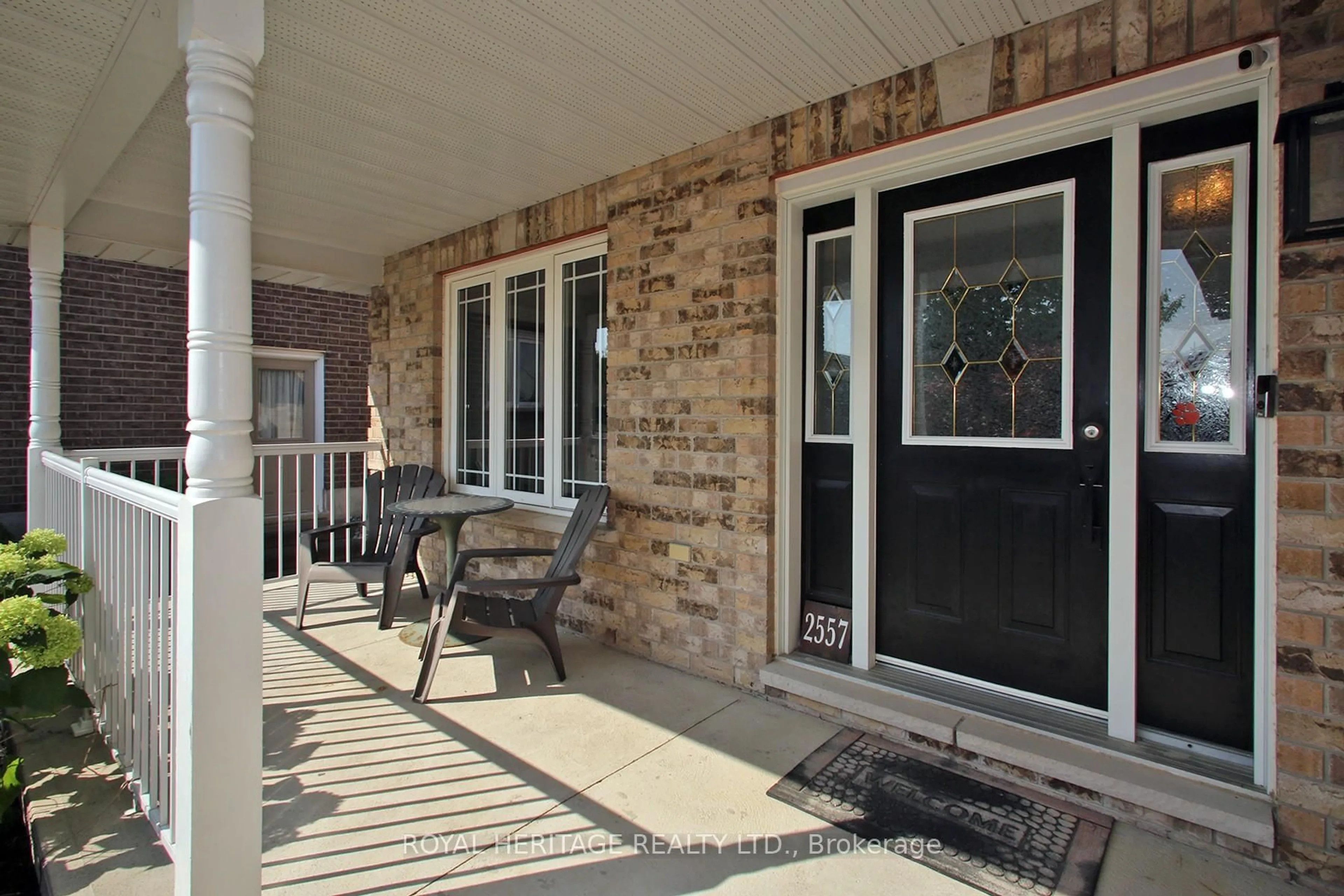 Indoor entryway for 2557 DENURE Dr, Peterborough West Ontario K9K 2T2