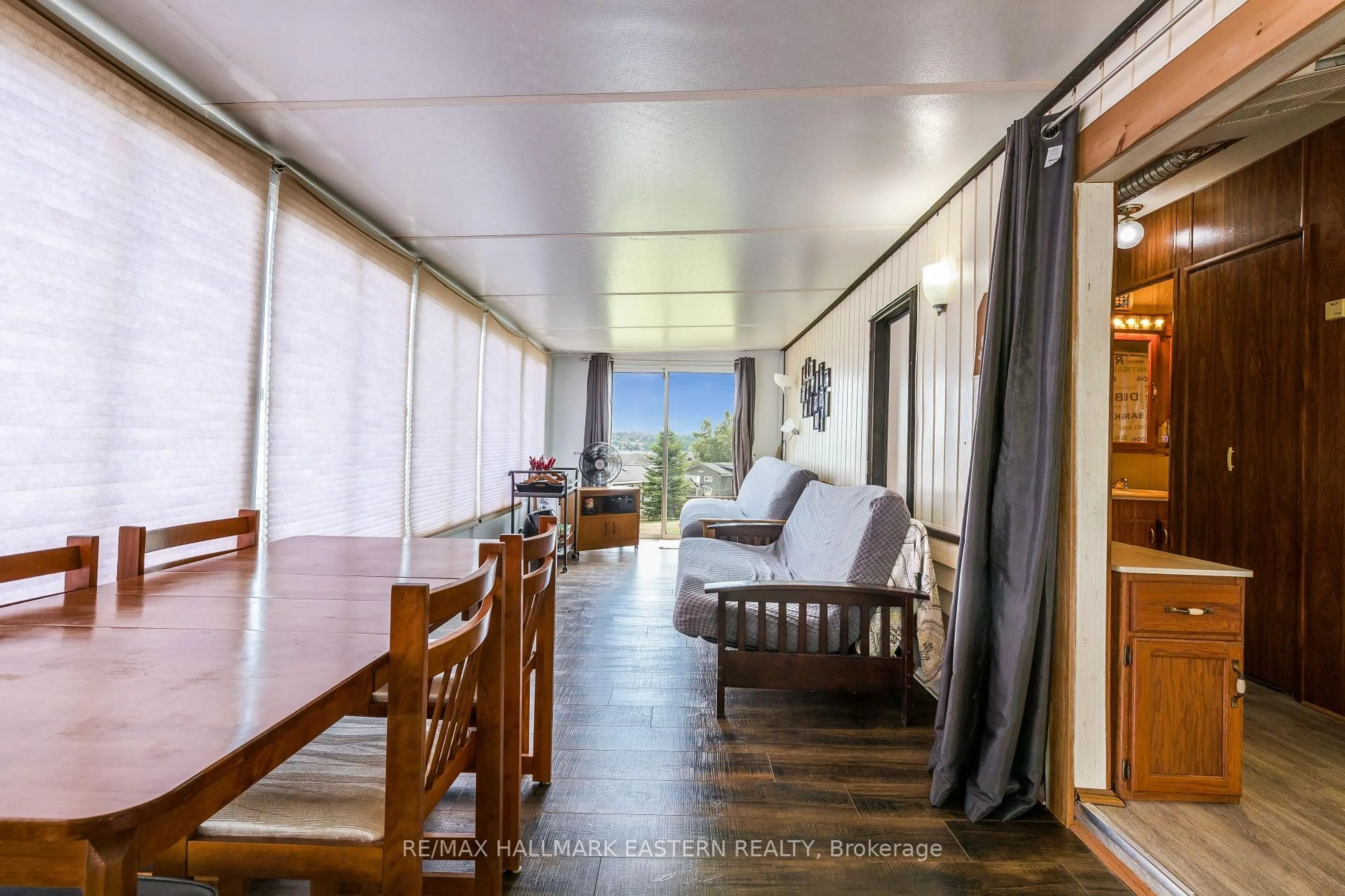 Indoor foyer for 920 Skyline Rd ##1 Marina Cres, Selwyn Ontario K0L 1T0