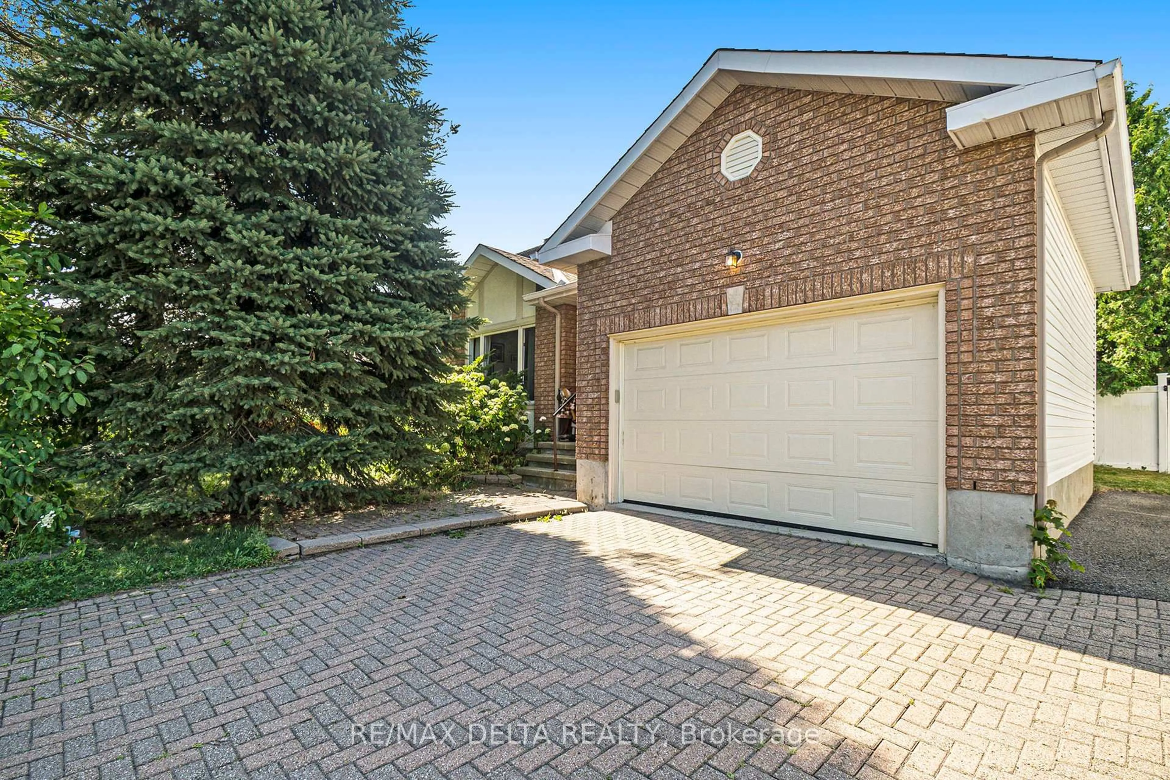 Home with brick exterior material, street for 762 Adencliffe Dr, Orleans Ontario K4A 3E5